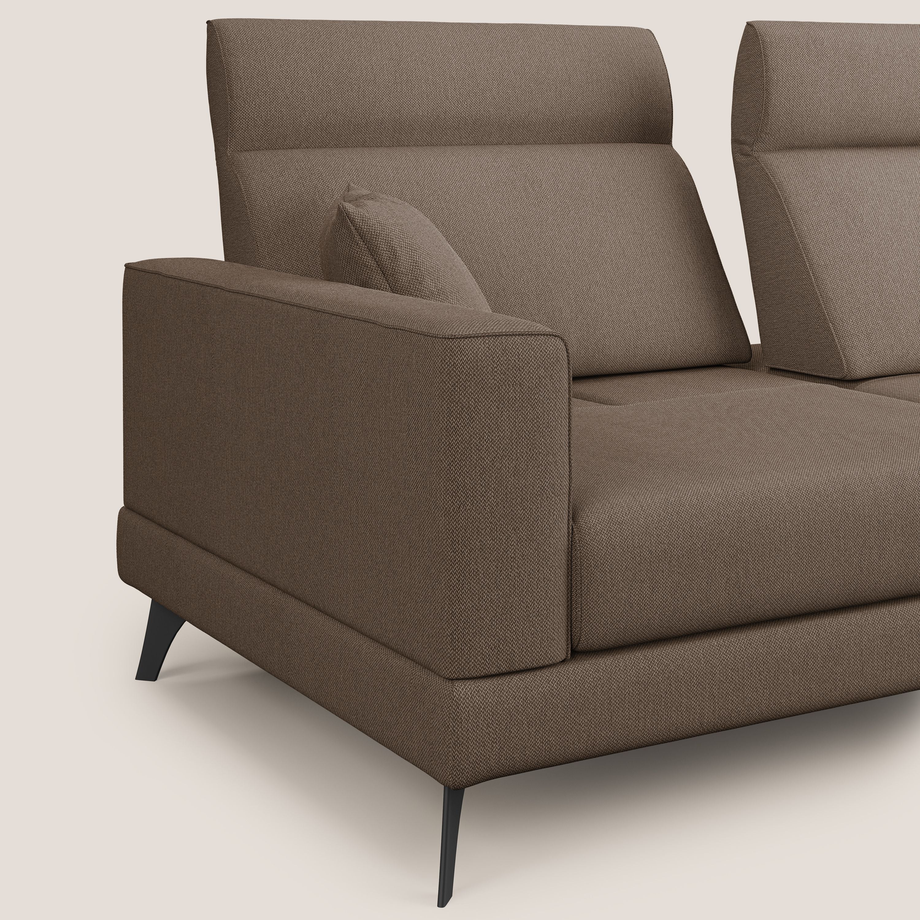 Slide Divano con schienali traslanti e poggiatesta in tessuto smacchiabile T05 marrone - divani.store