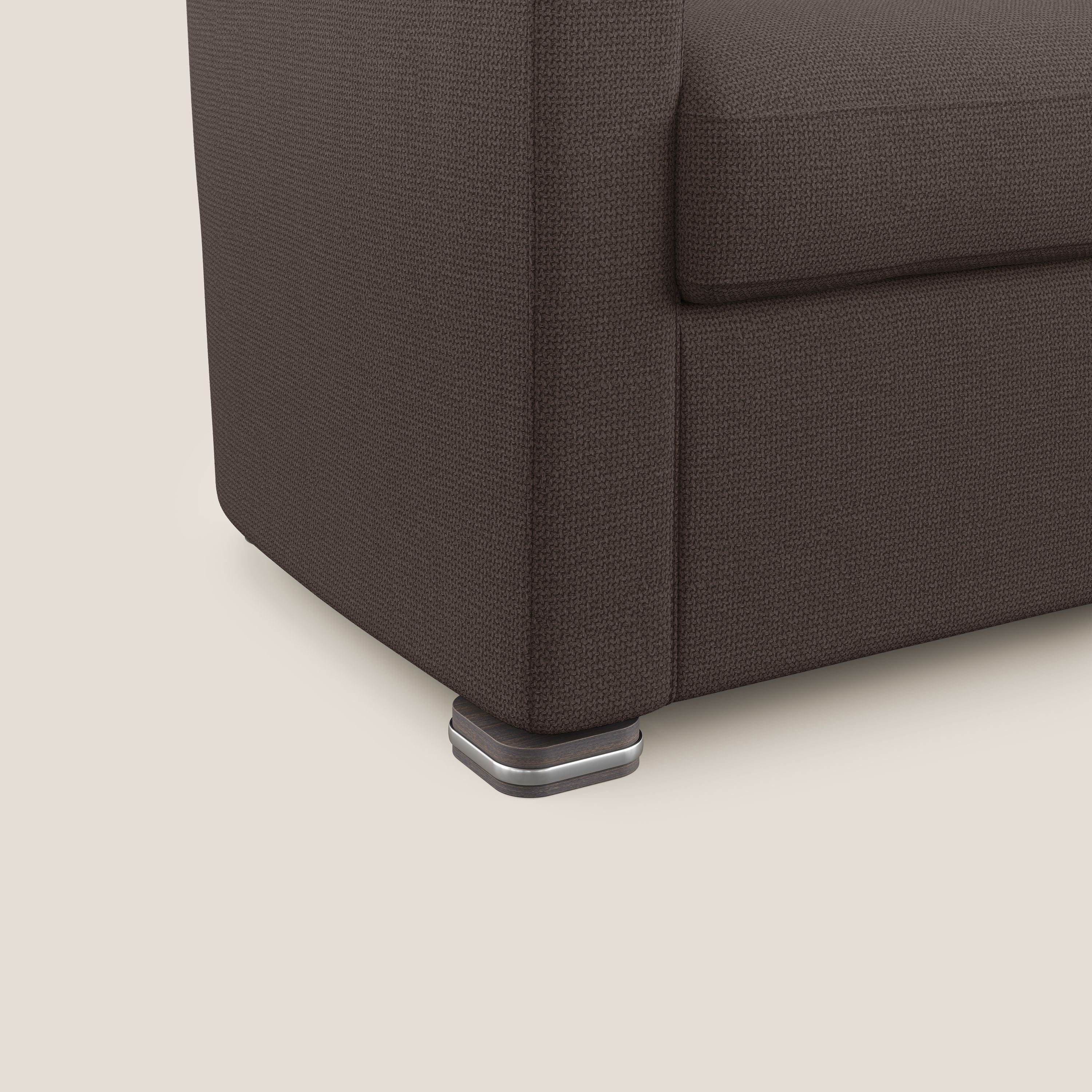 Cloe Poltroncina in tessuto smacchiabile con acqua QuickClean T08 marrone - divani.store