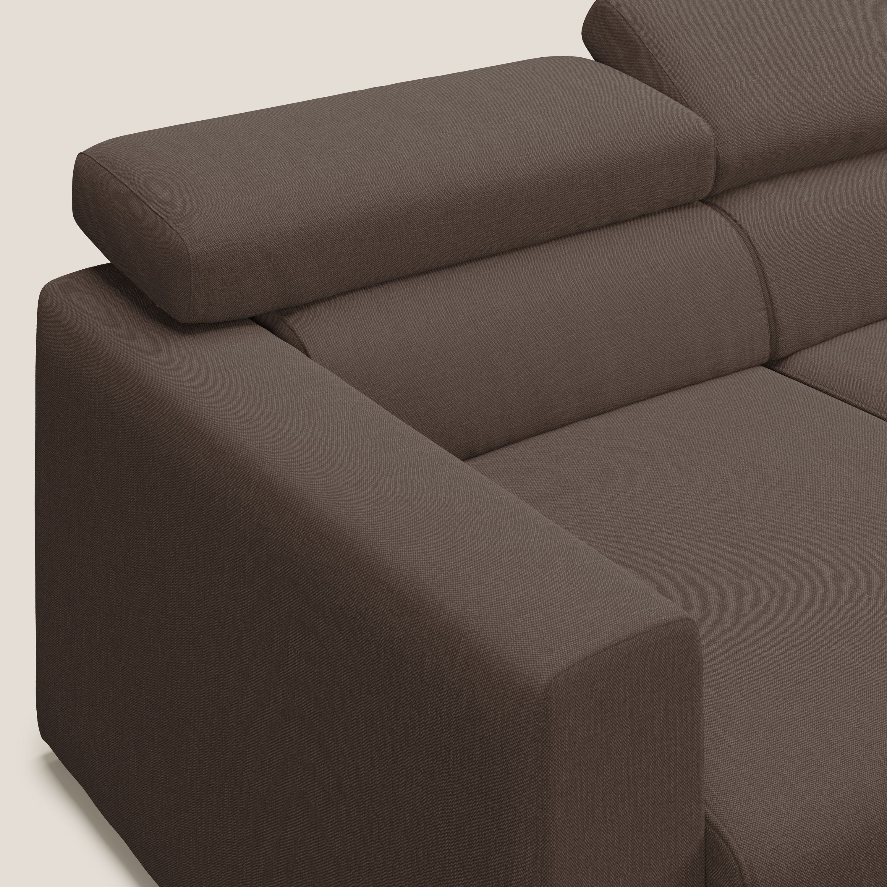 Dylan divano angolare con pouf estraibile poggiapiedi in tessuto simil cotone impermeabile T13 marrone - divani.store