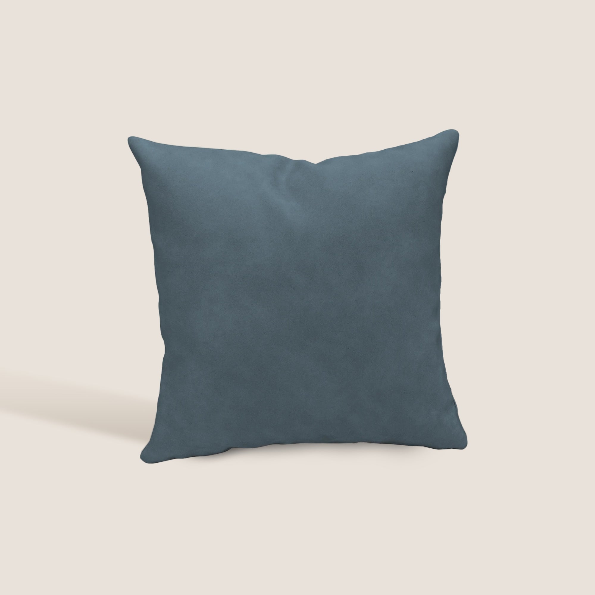 Atlanta cuscino quadrato disponibile in diversi colori realizzato in ecopelle primofiore blu - divani.store