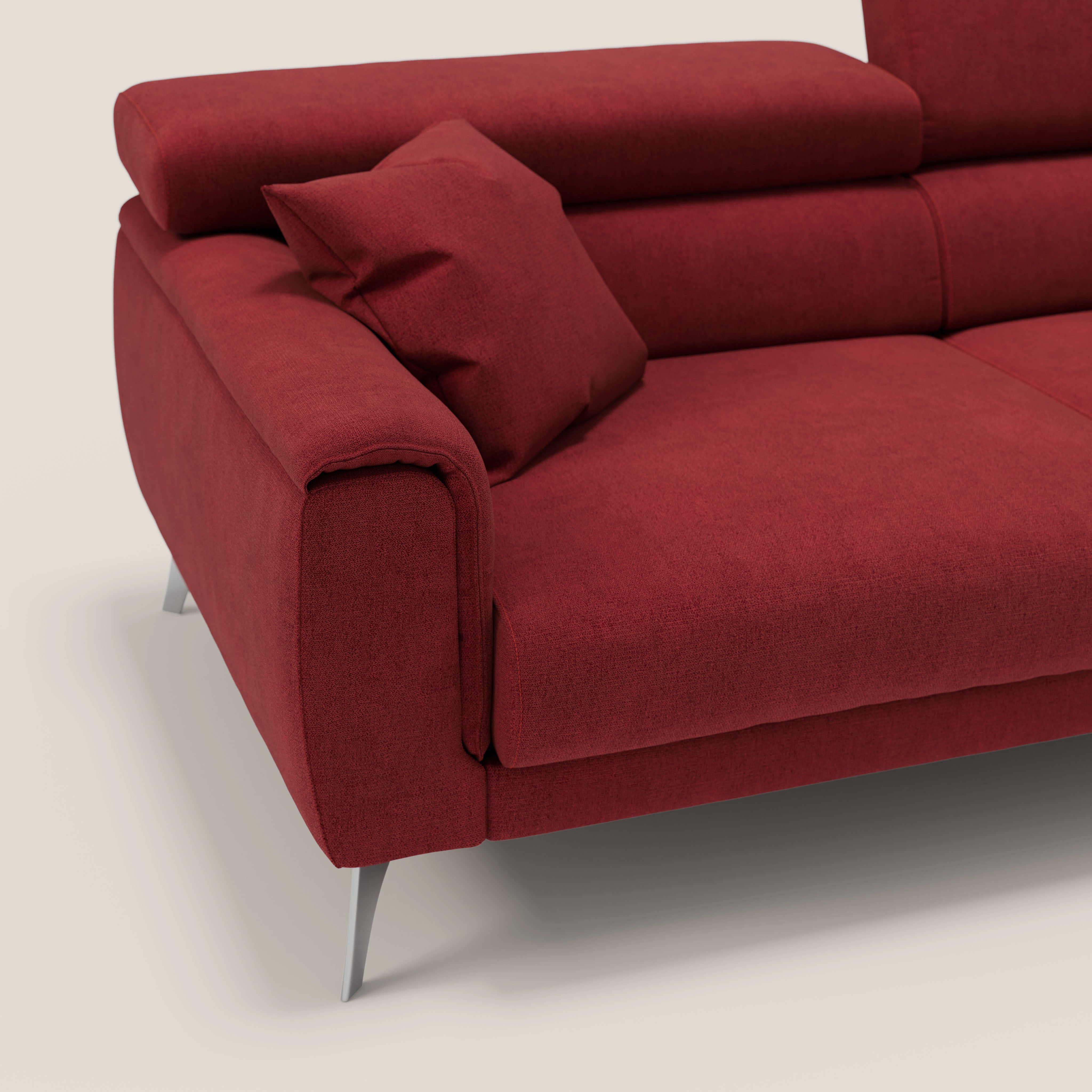 Caravaggio divano con sedute allungabili e poggiatesta reclinabili in tessuto impermeabile T02 rosso - divani.store