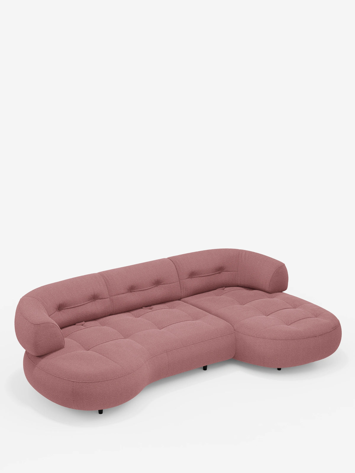 Un divano angolare Croissant color rosa polveroso, dal design a forma di fagiolo e con schienali scorrevoli, rivestito in morbido tessuto effetto cotone smacchiabile T33, caratterizzato da un design curvo a forma di fagiolo con cuscini di seduta profondamente trapuntati e schienali arrotondati e imbottiti.