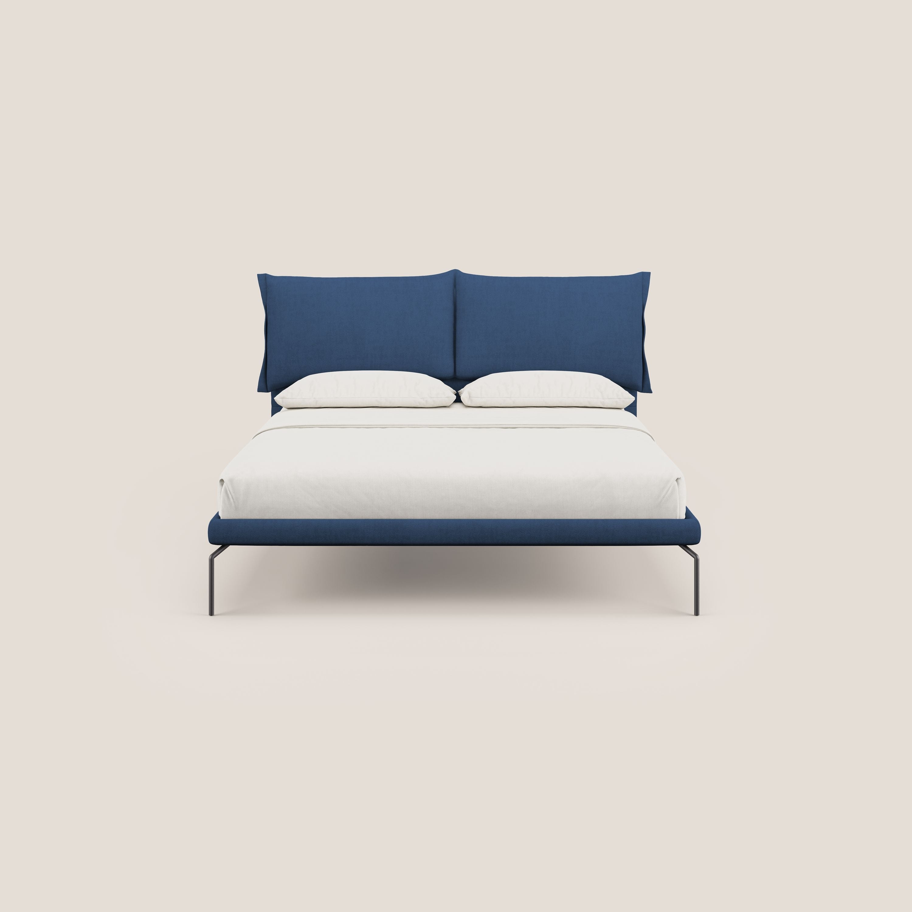 Bice letto imbottito con cuscini e piedi alti in metallo in tessuto impermeabile T02 blu - divani.store
