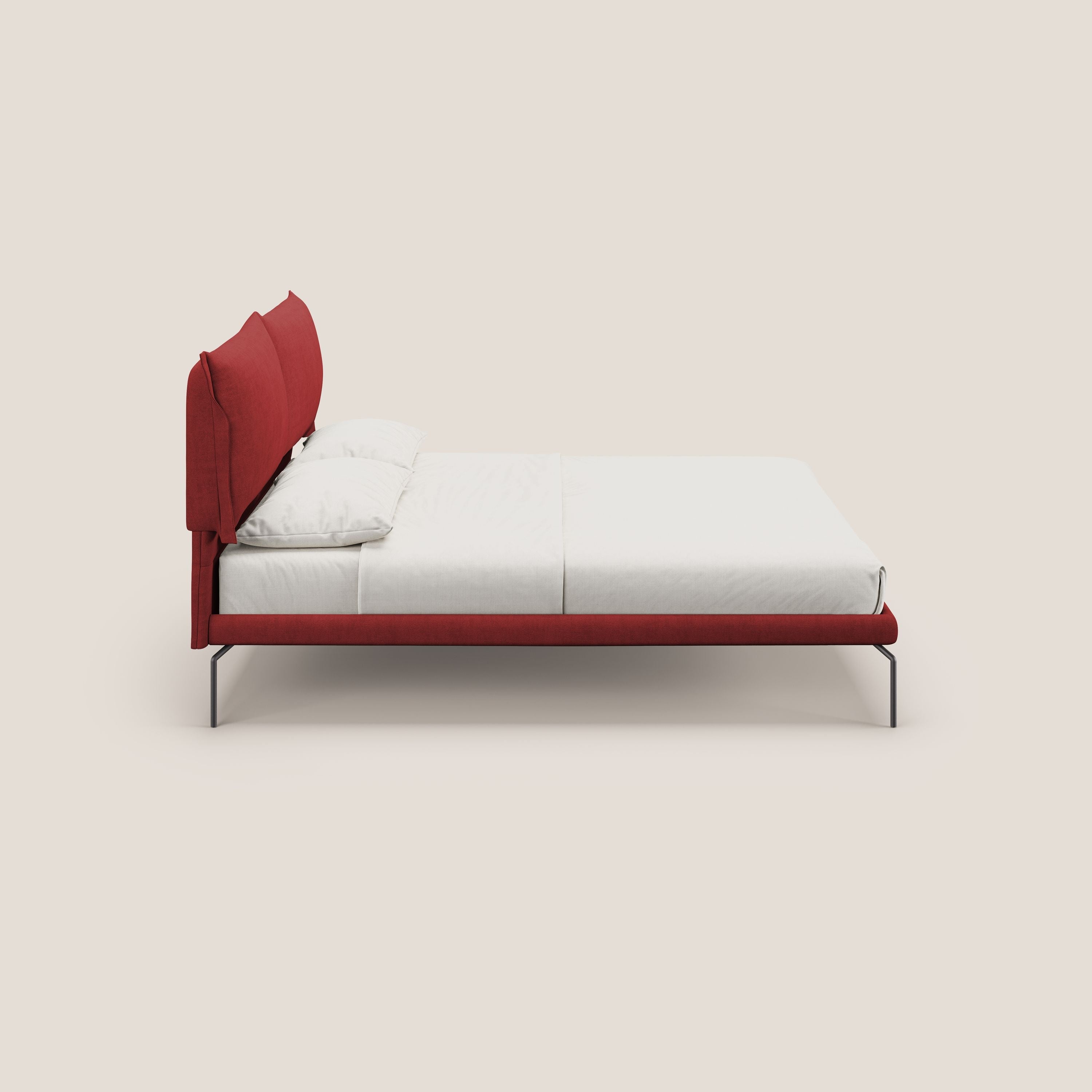 Bice letto imbottito con cuscini e piedi alti in metallo in tessuto impermeabile T02 rosso - divani.store