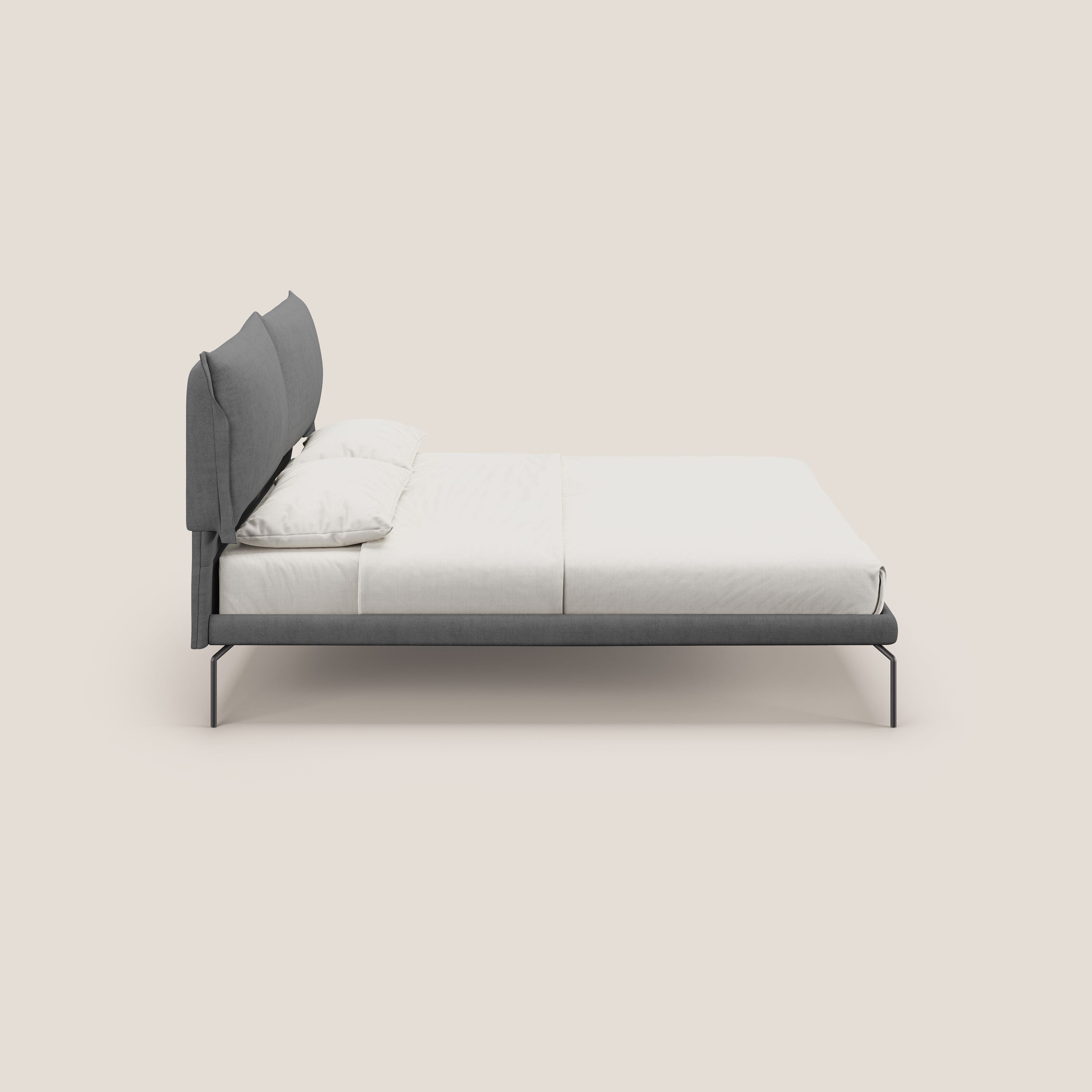 Bice letto imbottito con cuscini e piedi alti in metallo in tessuto impermeabile T02 grigio - divani.store