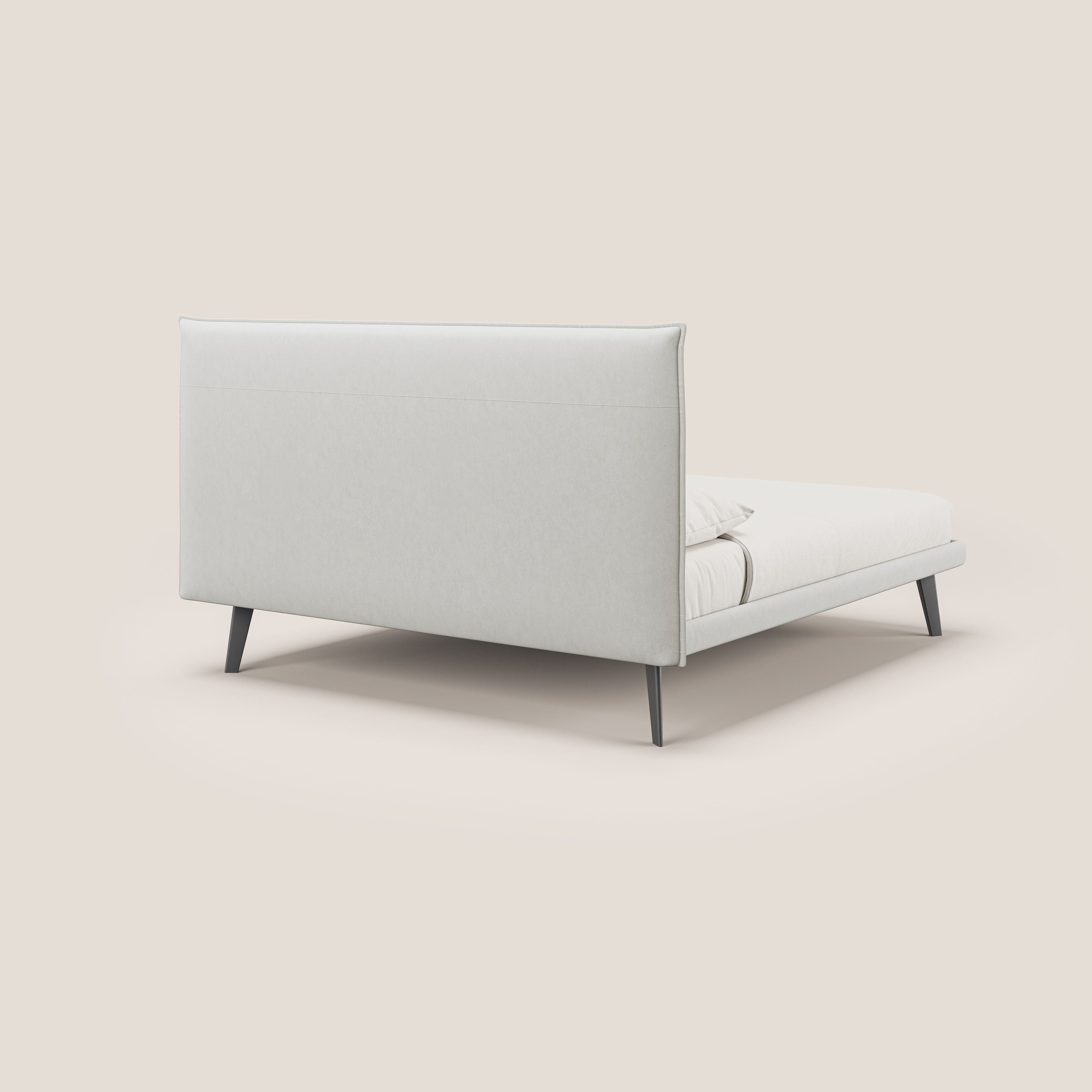 Brigitte letto con testata trapuntata piedi alti in mogano e tessuto impermeabile T09 panna - divani.store