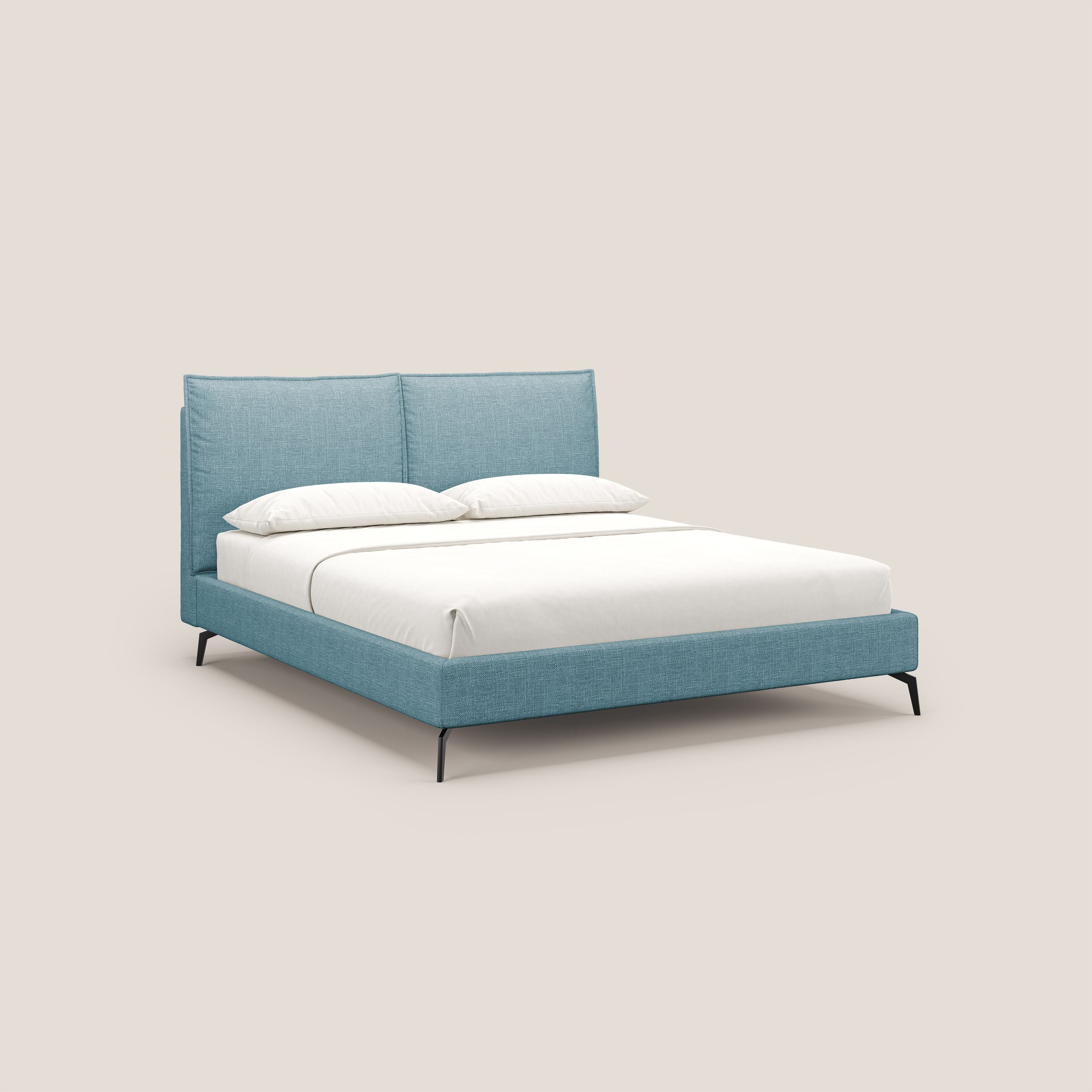 Cloe letto imbottito con piedi in metallo sfoderabile in tessuto fiammato impermeabile T06 azzurro - divani.store