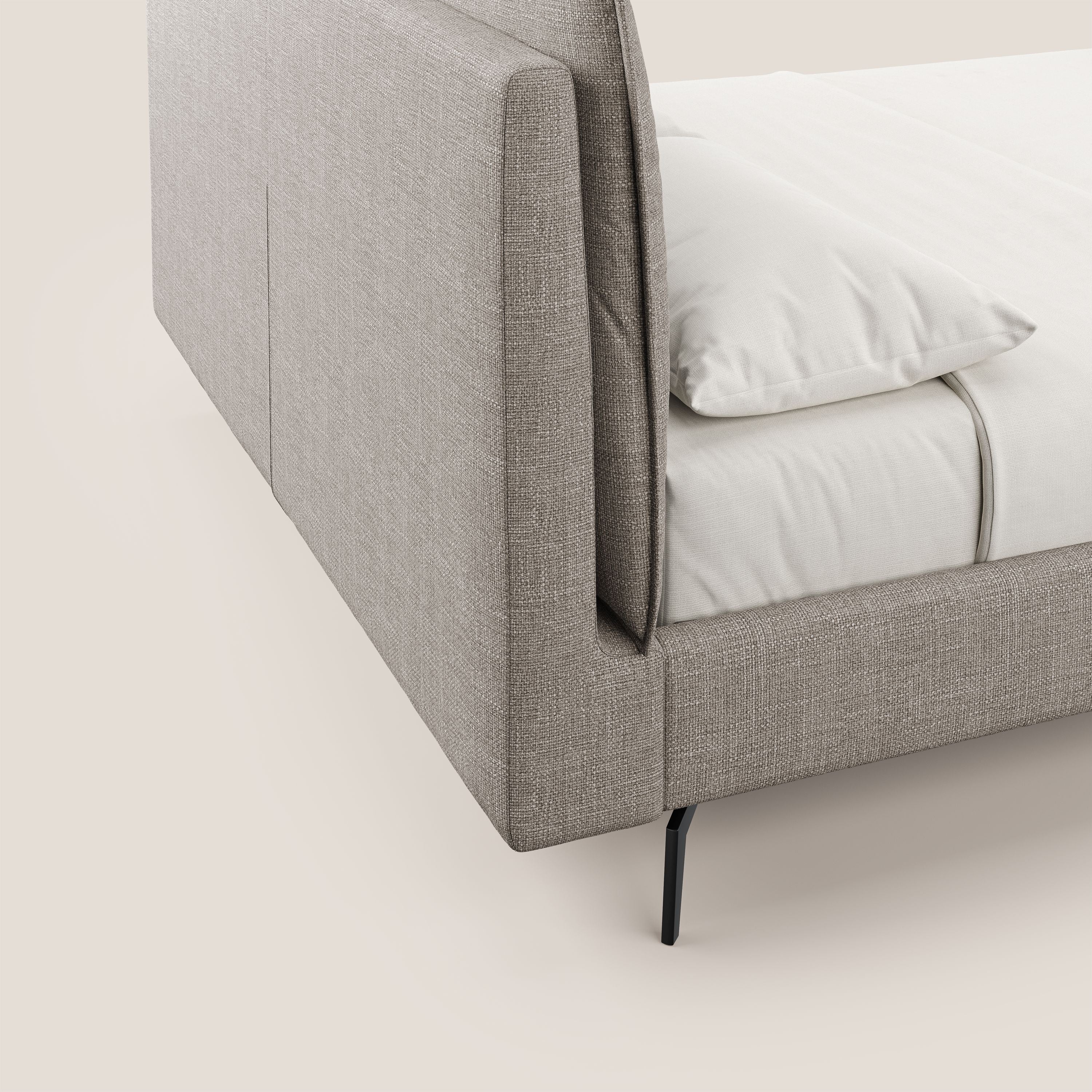 Cloe letto imbottito con piedi in metallo sfoderabile in tessuto fiammato impermeabile T06 tortora - divani.store