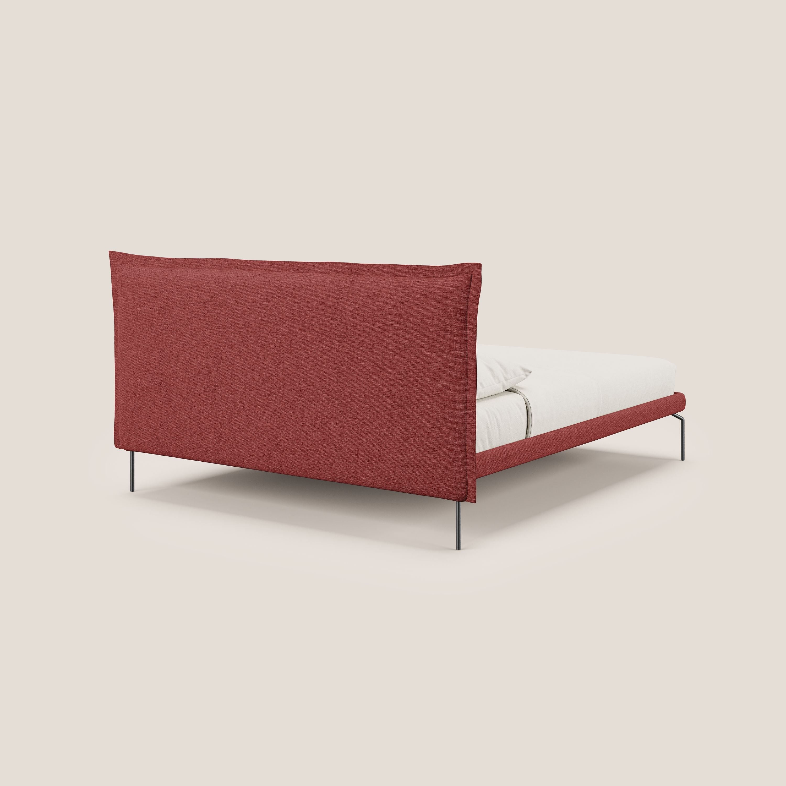 Eric letto imbottito design minimal in morbido tessuto impermeabile T14 rosso - divani.store