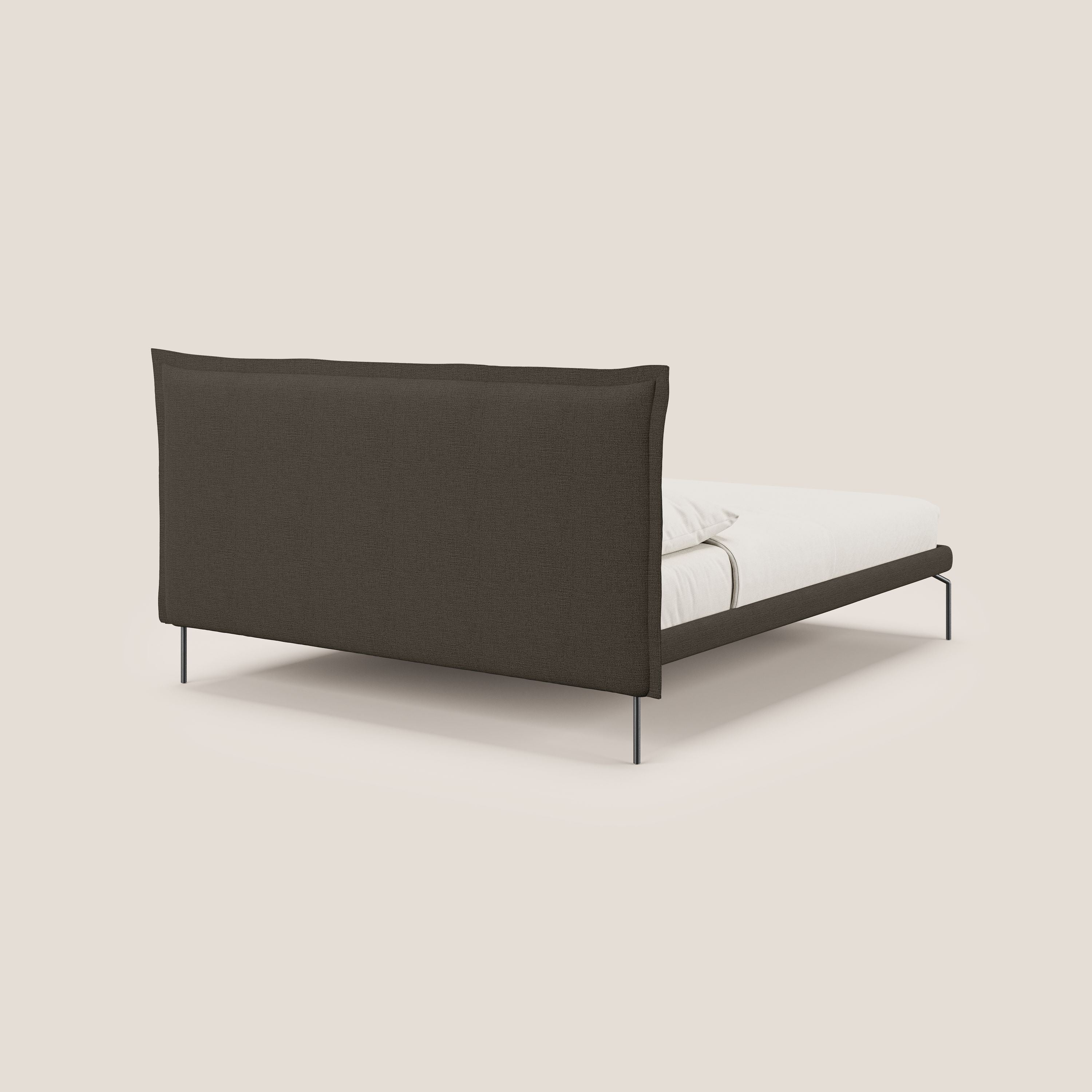 Eric letto imbottito design minimal in morbido tessuto impermeabile T14 marrone - divani.store