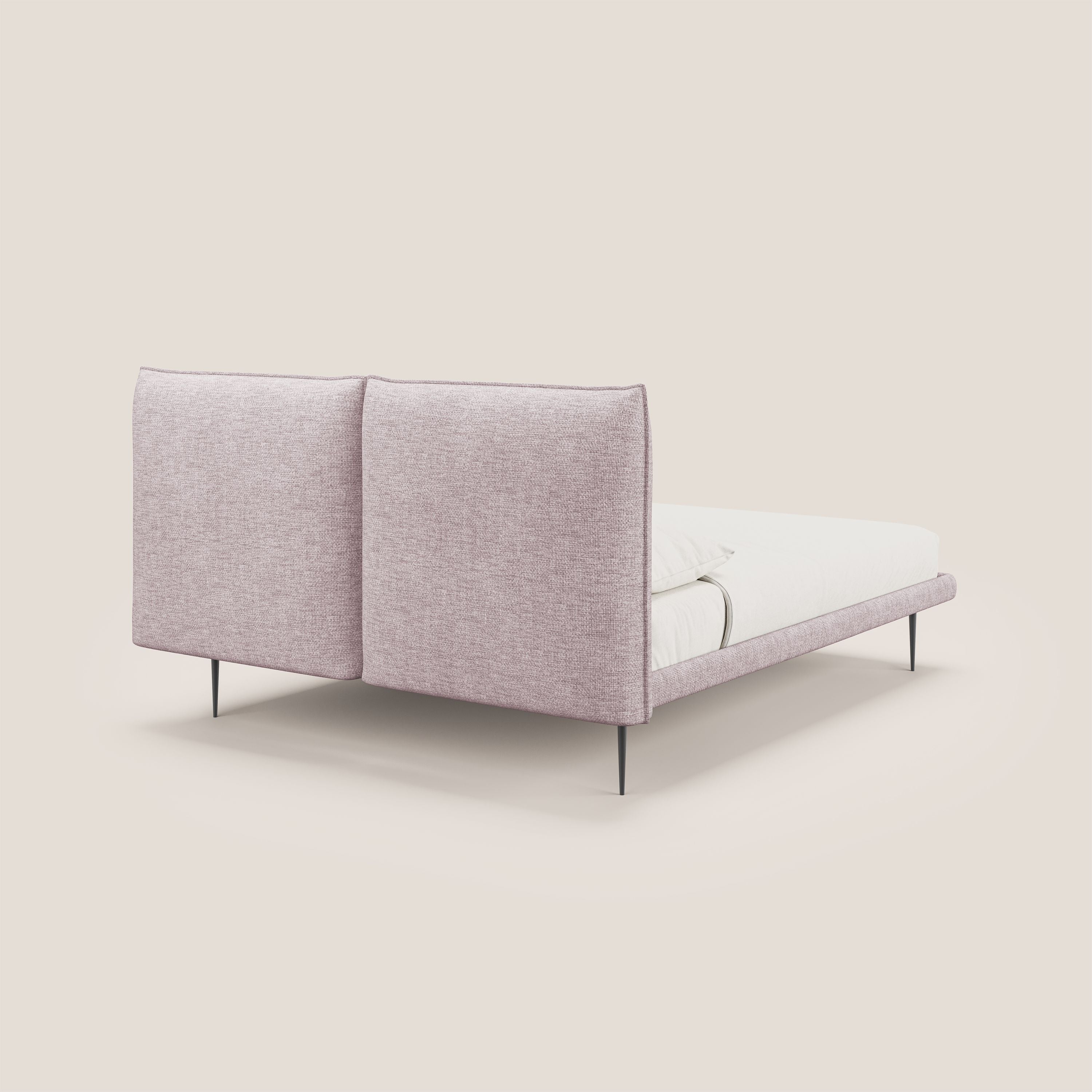Jolie letto a doppio pannello con piedi alti in metallo in tessuto smacchiabile T18 rosa - divani.store