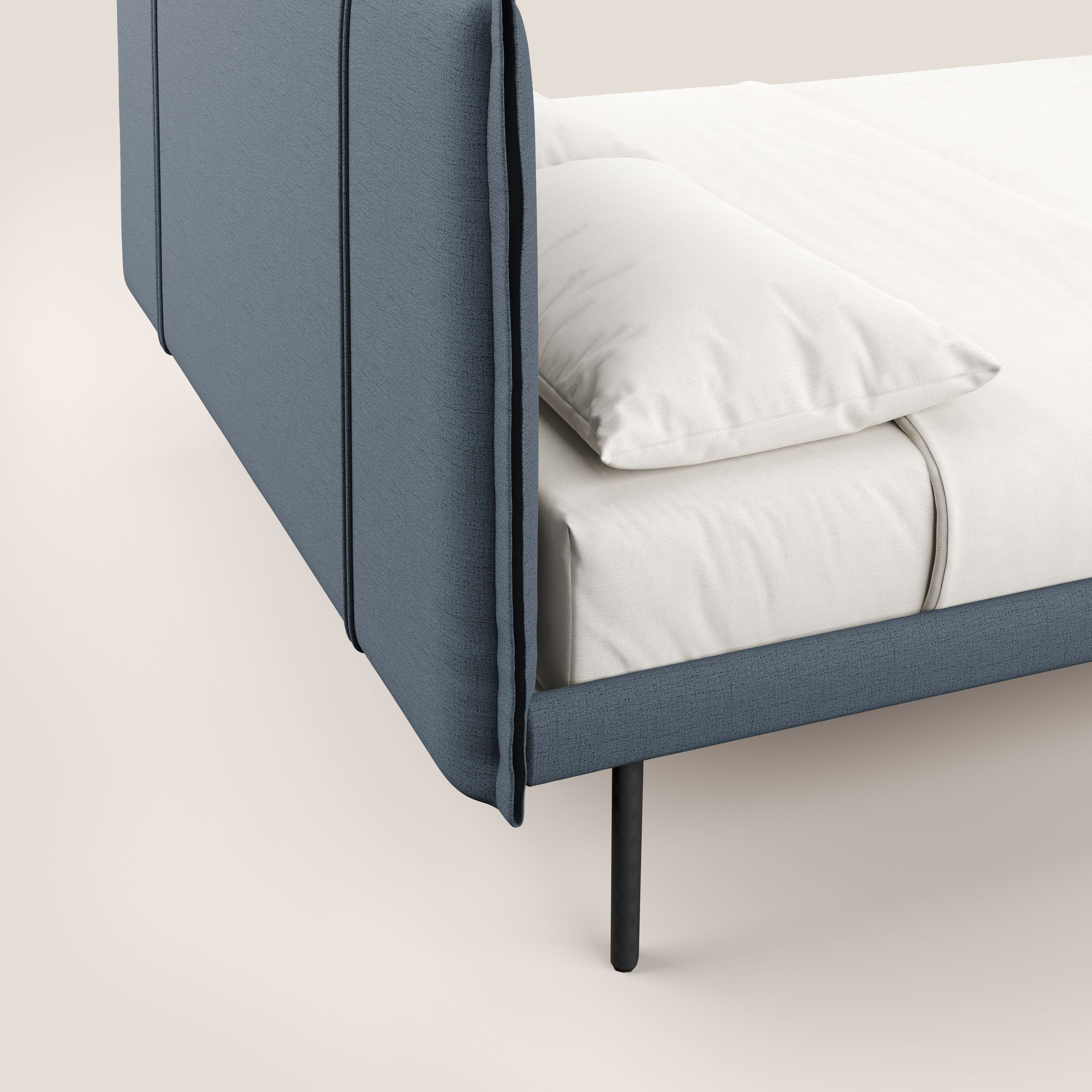 Klaus LETTO moderno con piedi in mogano e tessuto fiammato impermeabile T03 blu - divani.store