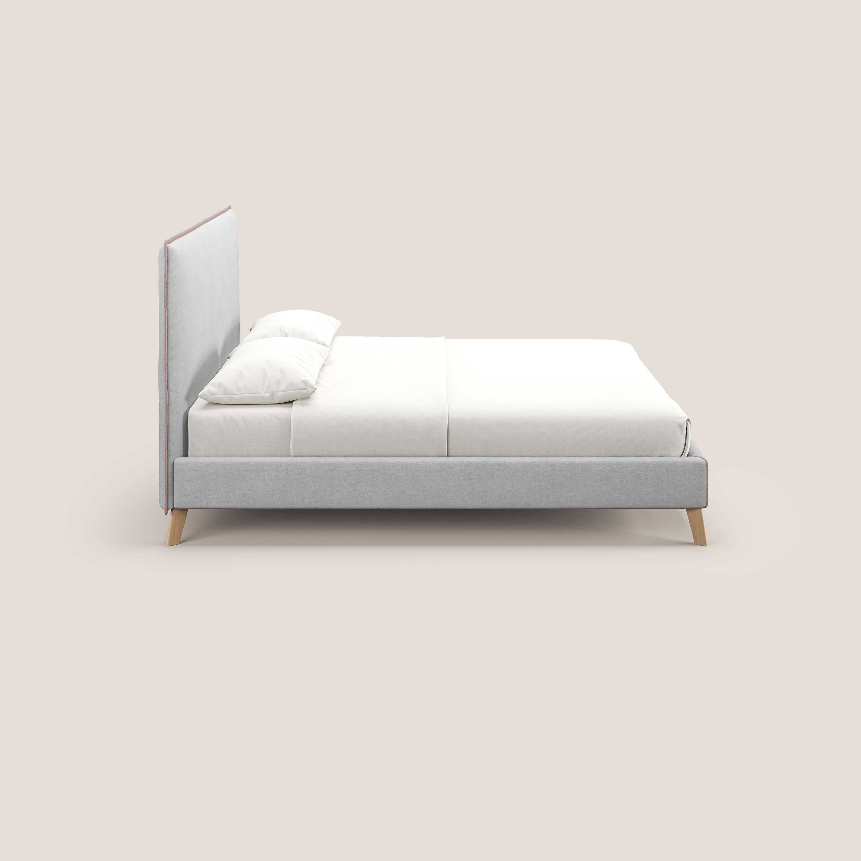 Leila letto imbottito con piedini legno in tessuto smacchiabile T17 grigio - rosa - divani.store