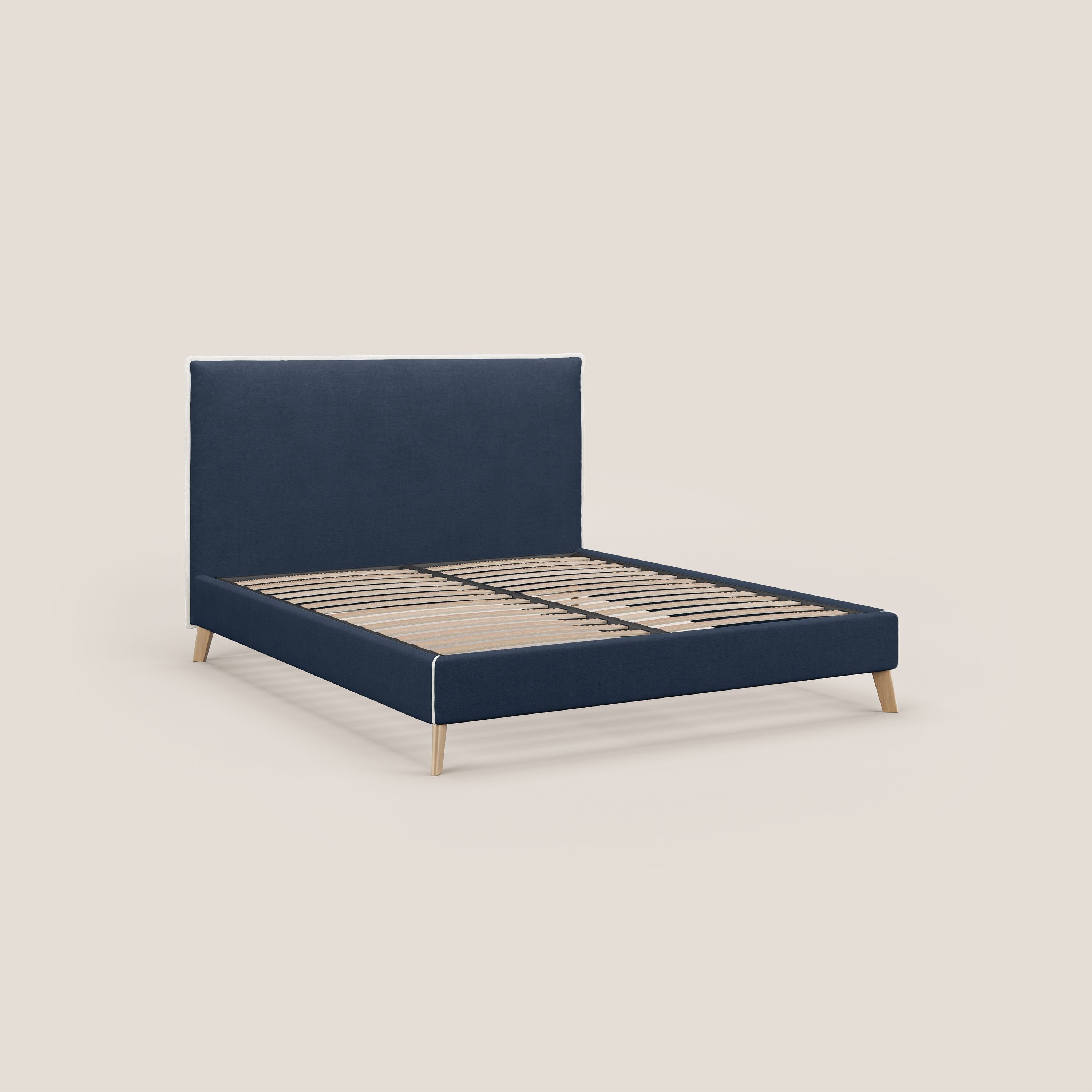 Leila letto imbottito con piedini legno in tessuto smacchiabile T17 blu - bianco - divani.store