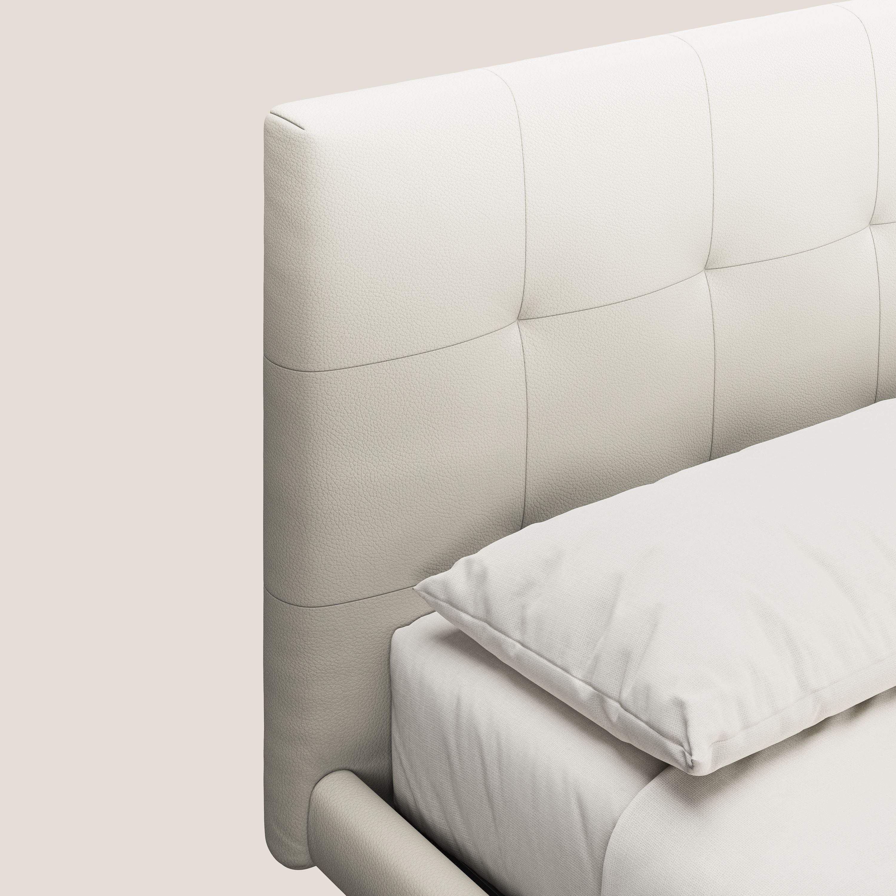Midori letto imbottito trapuntato in ecopelle con piedini alti T04 bianco - divani.store