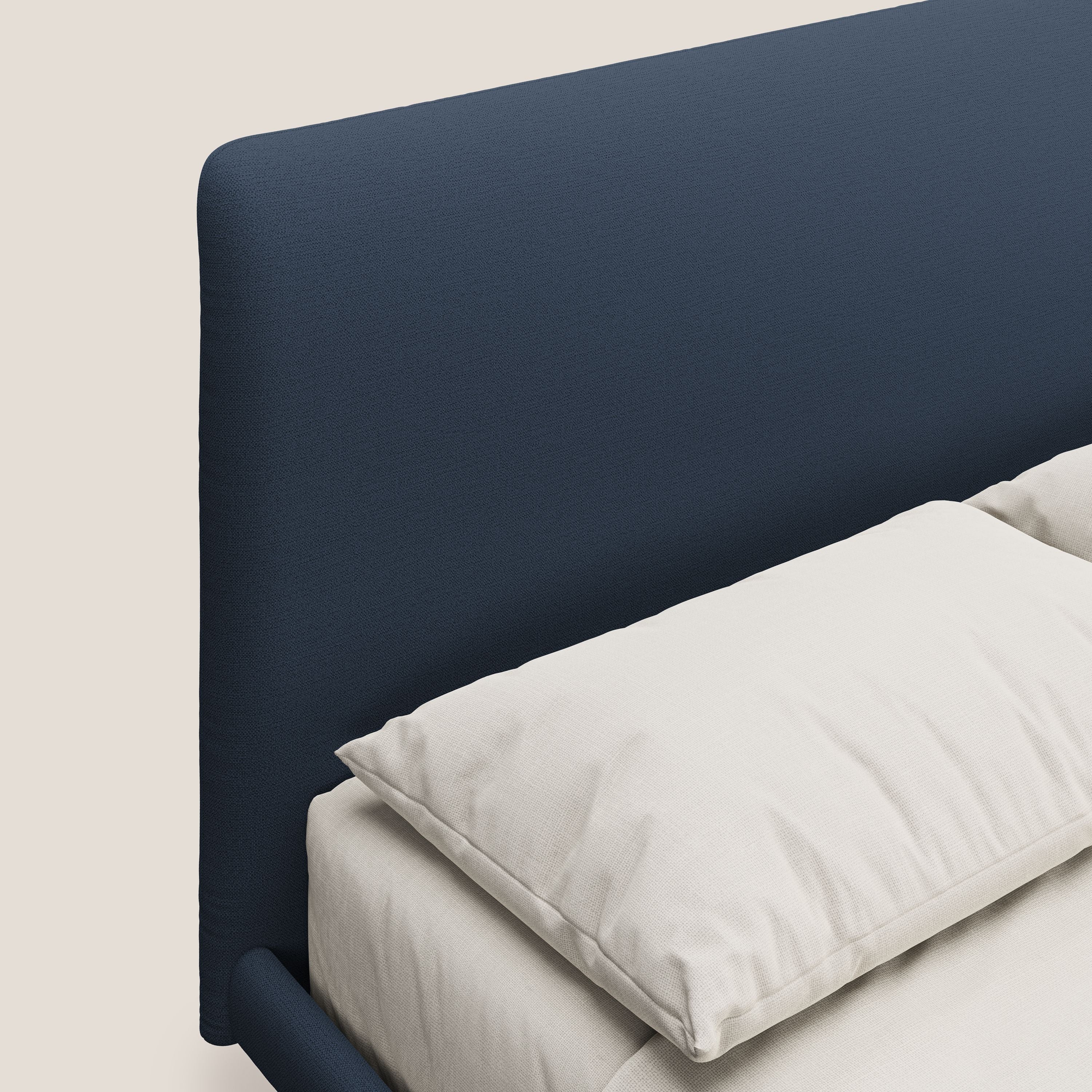 Noel letto minimal scandinavo con piedi in mogano e tessuto fiammato impermeabile T19 blu - divani.store