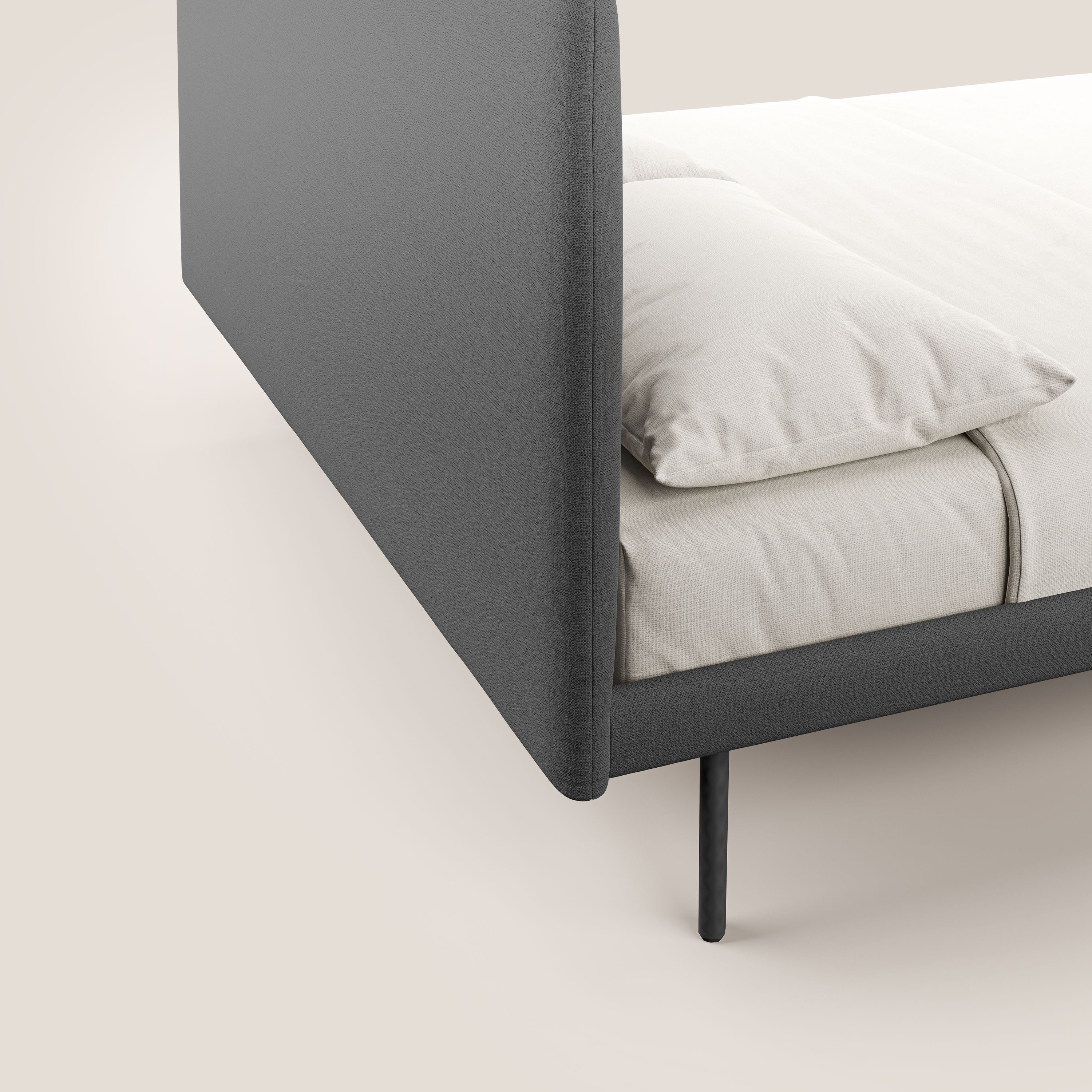 Noel letto minimal scandinavo con piedi in mogano e tessuto fiammato impermeabile T19 antracite - divani.store