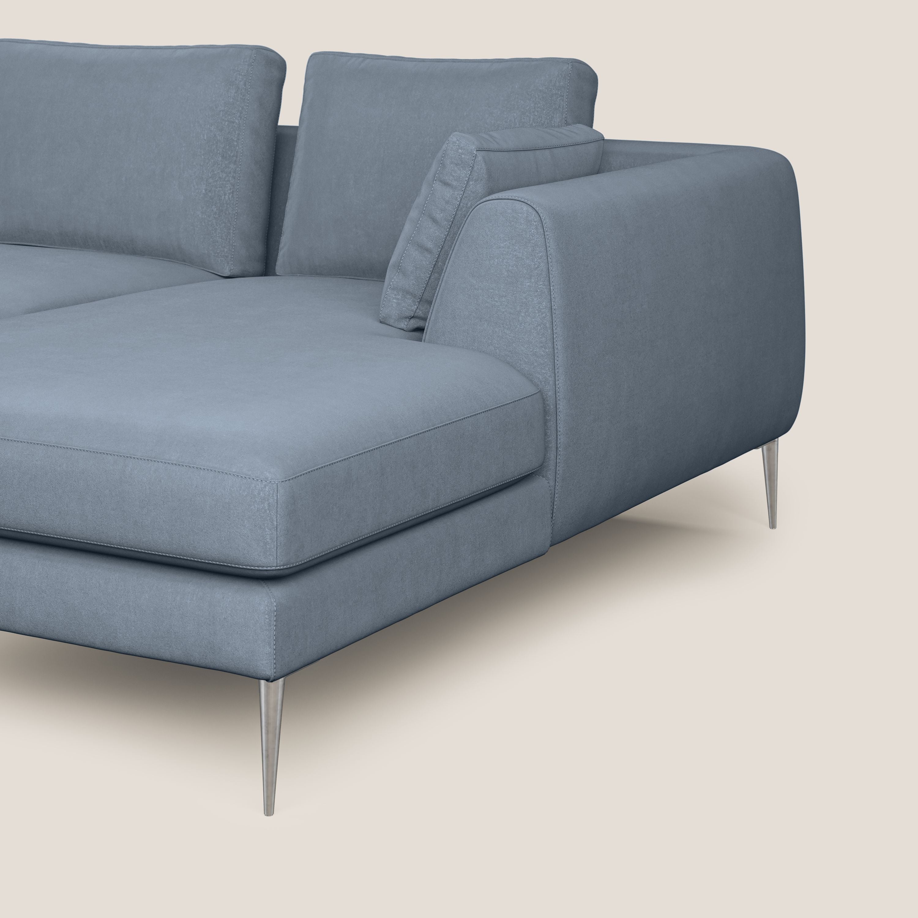 Plano divano moderno angolare con penisola in microfibra smacchiabile T11 carta da zucchero - divani.store