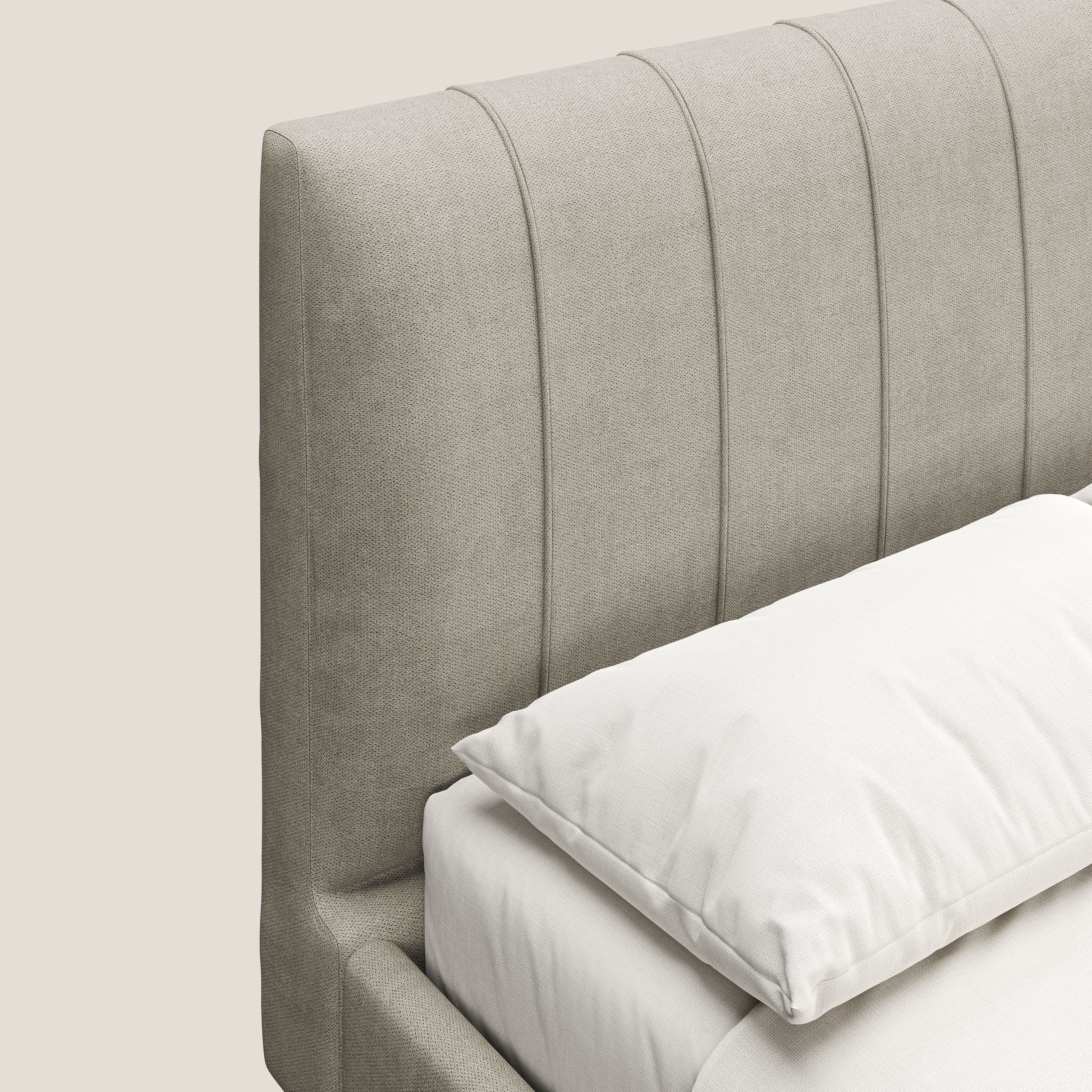 Selene letto imbottito con piedini naturali sfoderabile in tessuto impermeabile T02 panna - divani.store