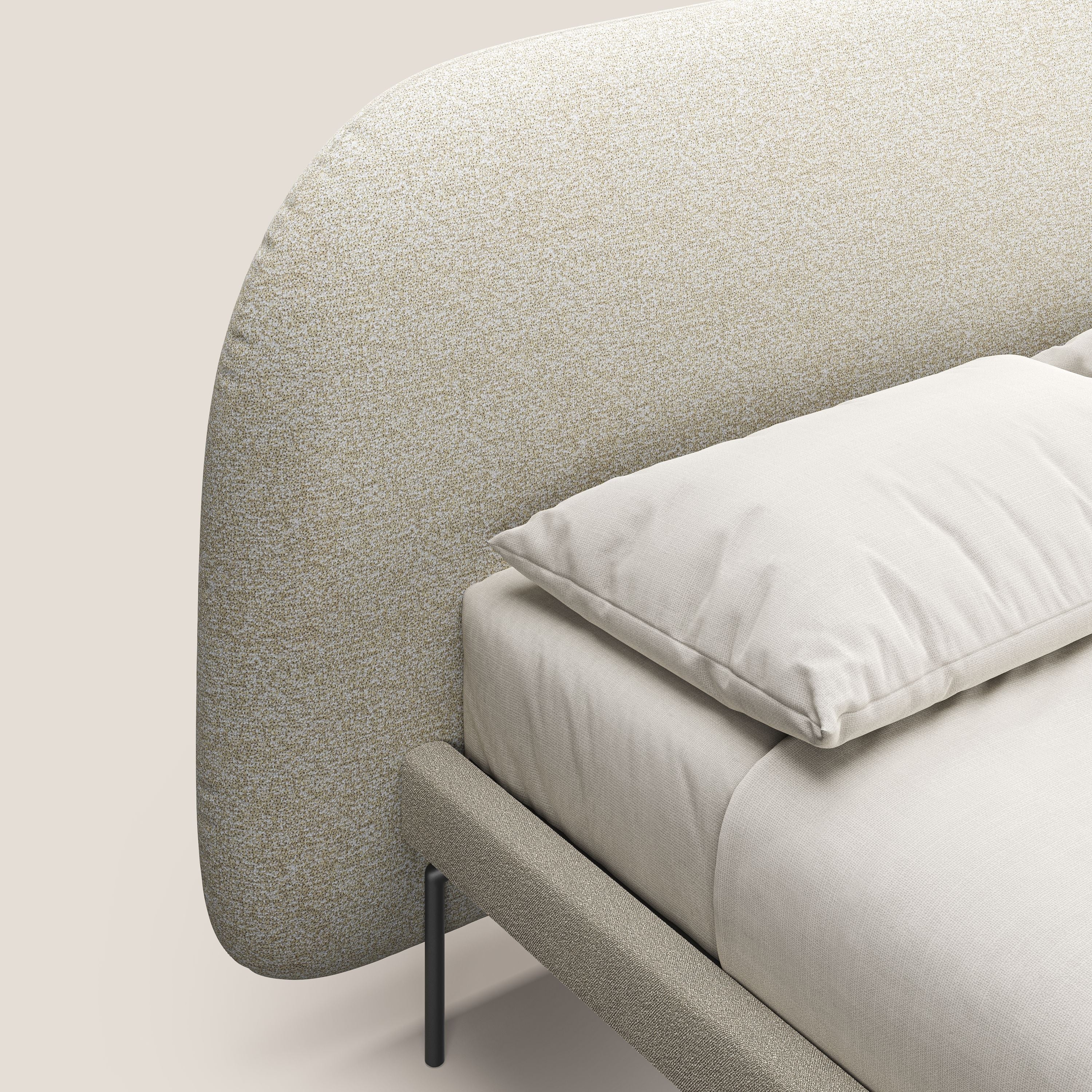 Soleil letto imbottito di design con piedi alti in metallo in bouclet smacchiabile T12 panna - divani.store