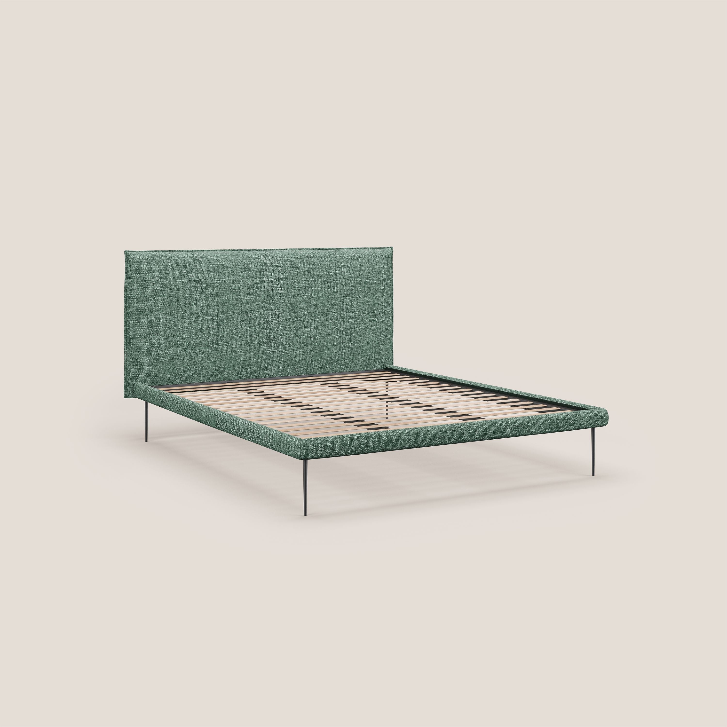Theo letto imbottito moderno sfoderabile con piedi alti in metallo in tessuto impermeabile T10 salvia - divani.store