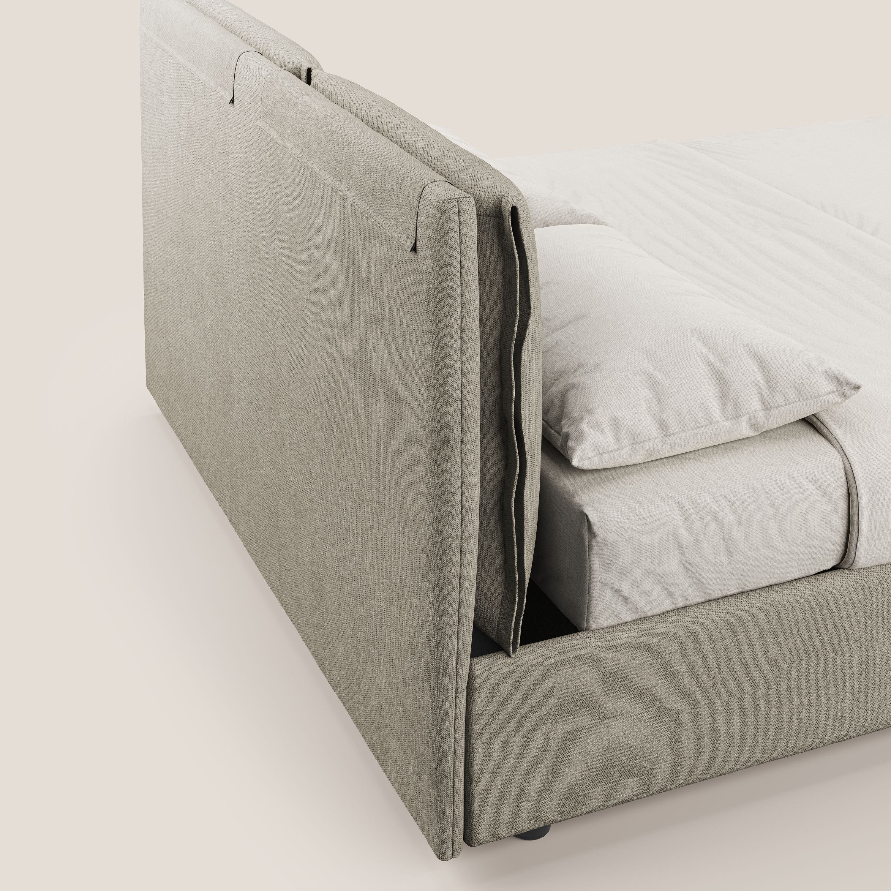 Travis letto contenitore con cuscini mobili trapuntati in tessuto impermeabile T02 panna - divani.store