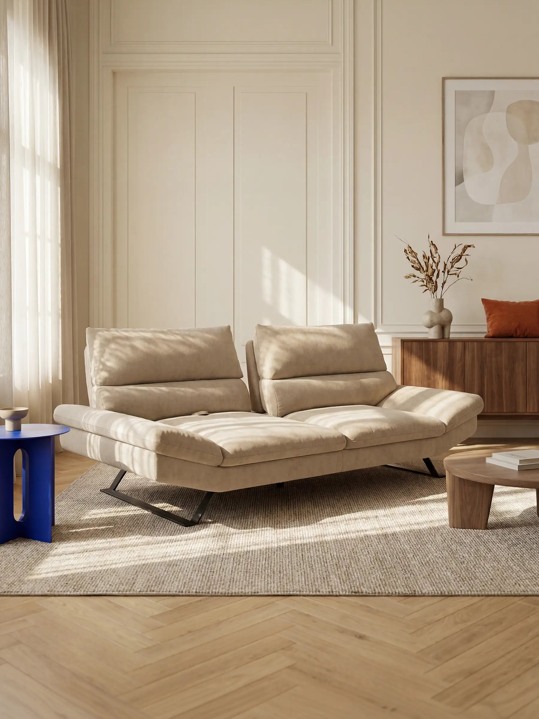 Eclipse Sofa mit modernem Design, 2- und 3-Sitzer mit verschiebbaren Rückenlehnen – hohe Füße, in eleganter, fleckenabweisender Mikrofaser T11