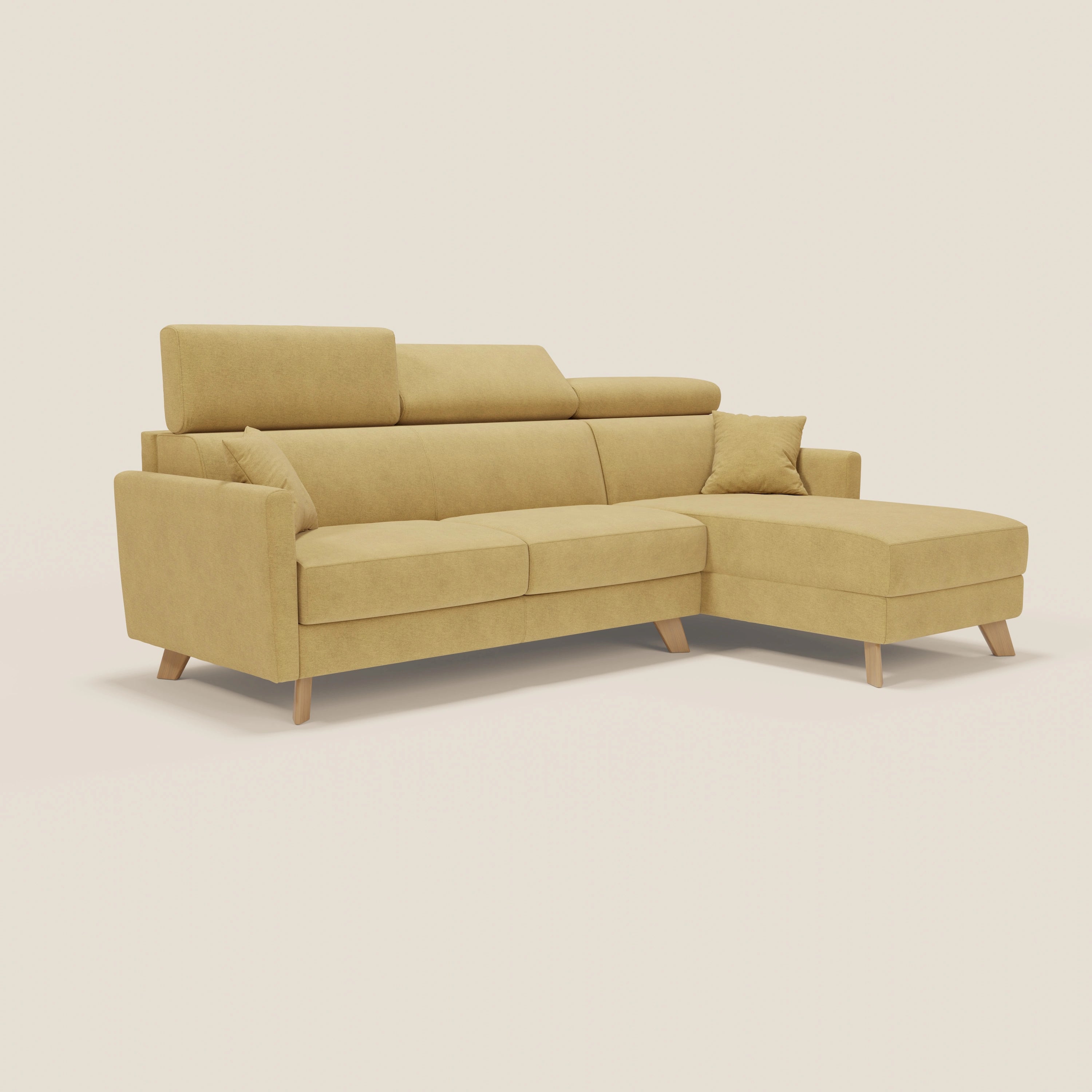 Il divano letto angolare sfoderabile Francy di Divani.Store è caratterizzato da una chaise longue destra, poggiatesta reclinabili, tessuto T17 giallo lavabile e linee pulite e moderne per una vita Comfort Smart.