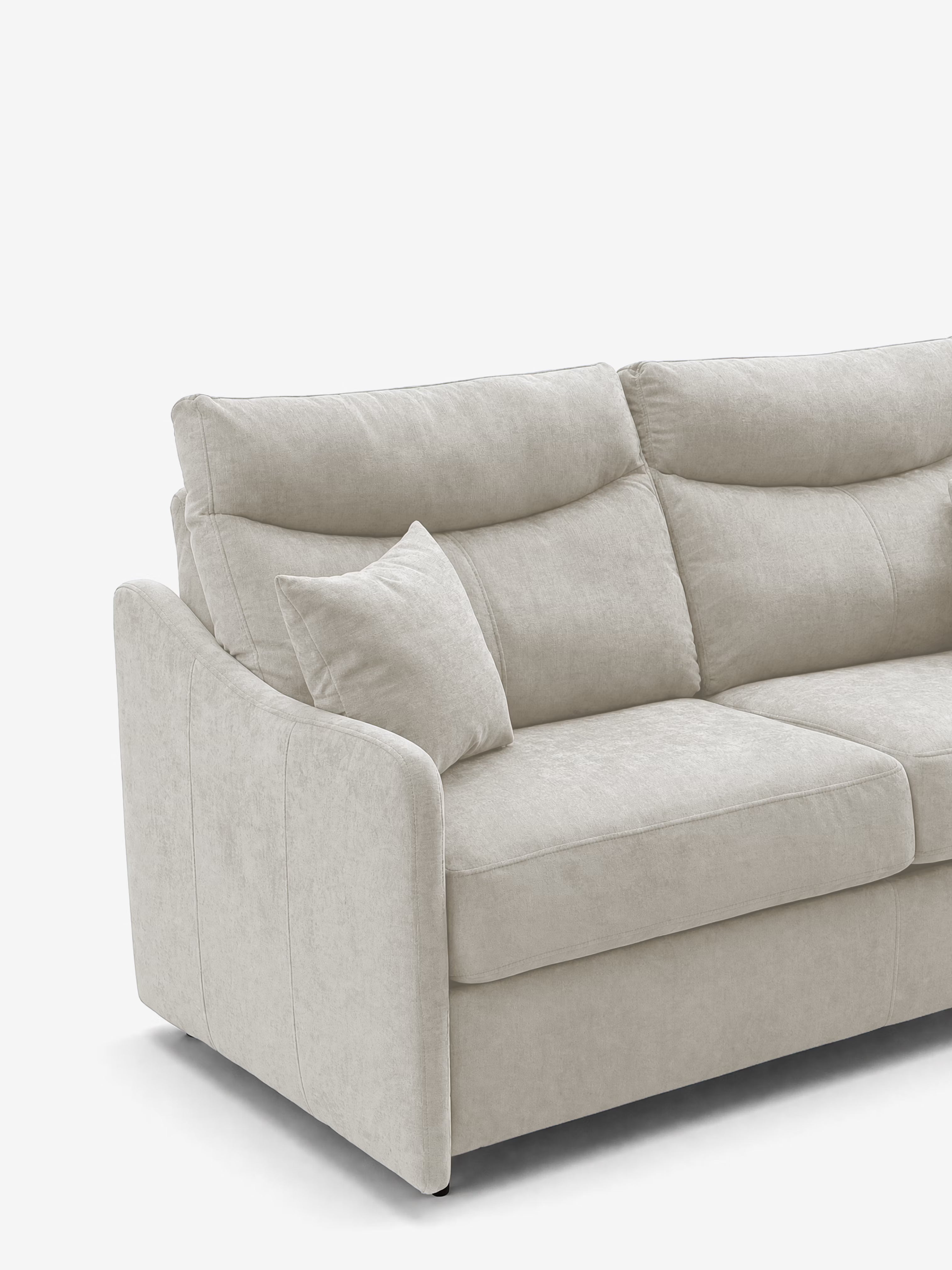 La foto mostra il lato sinistro del divano letto a 3 posti Lodovico di Divani.Store, caratterizzato da un design moderno con morbidi braccioli ricurvi. Rivestito in tessuto beige chiaro antimacchia certificato Oeko-Tex, questo divano letto include morbidi cuscini e un cuscino decorativo abbinato. È inoltre dotato di un materasso alto 20 cm per un comfort extra, il tutto su uno sfondo bianco a tinta unita.