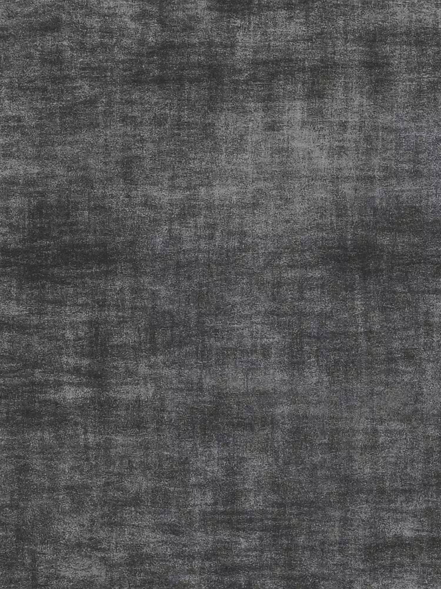 Caratterizzato da una superficie in ciniglia testurizzata certificata Oeko-Tex® con un effetto invecchiato e screziato nei toni del grigio scuro e del nero, AURO di Letti.La collezione offre un look invecchiato, ispirato al tessuto, con sottili variazioni di tonalità chiare e scure: perfetta per esaltare il fascino raffinato della sua testiera capitonné alta o per conferire un carattere unico al vostro letto imbottito con contenitore.