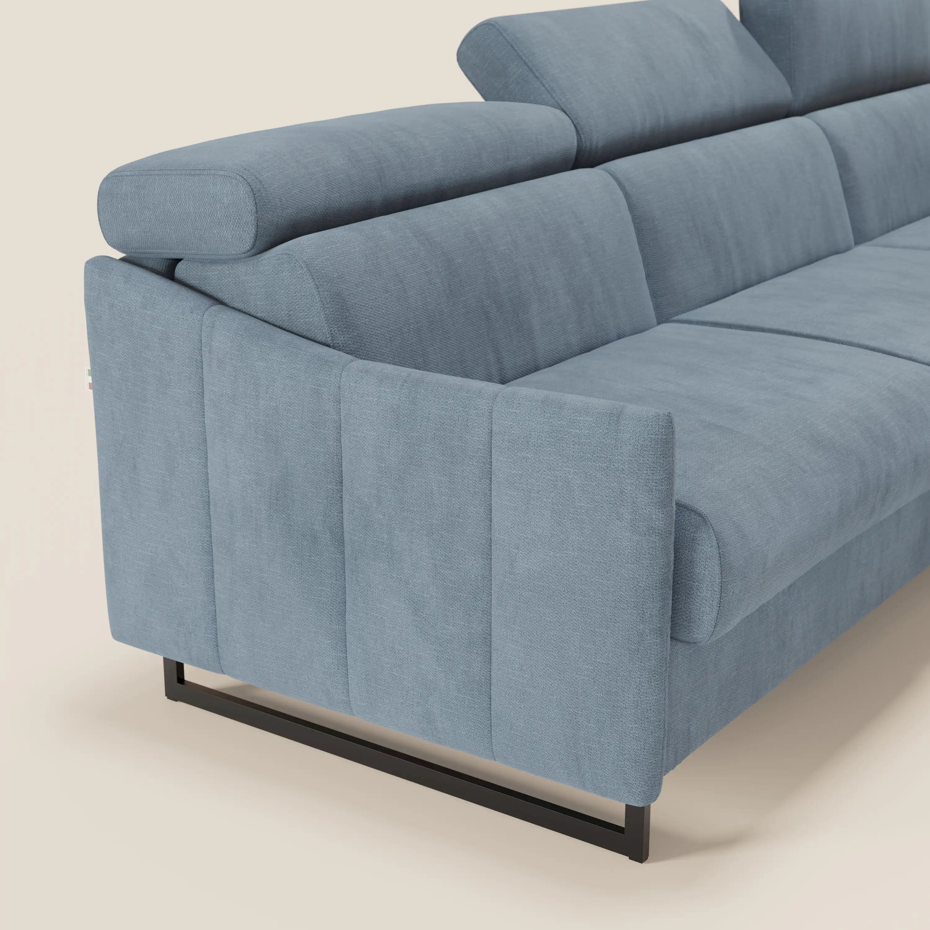 Loto Divano Letto Angolare con Penisola contenitore, Poggiatesta, Materasso Alto H18 in morbido tessuto impermeabile T14 - divani.store