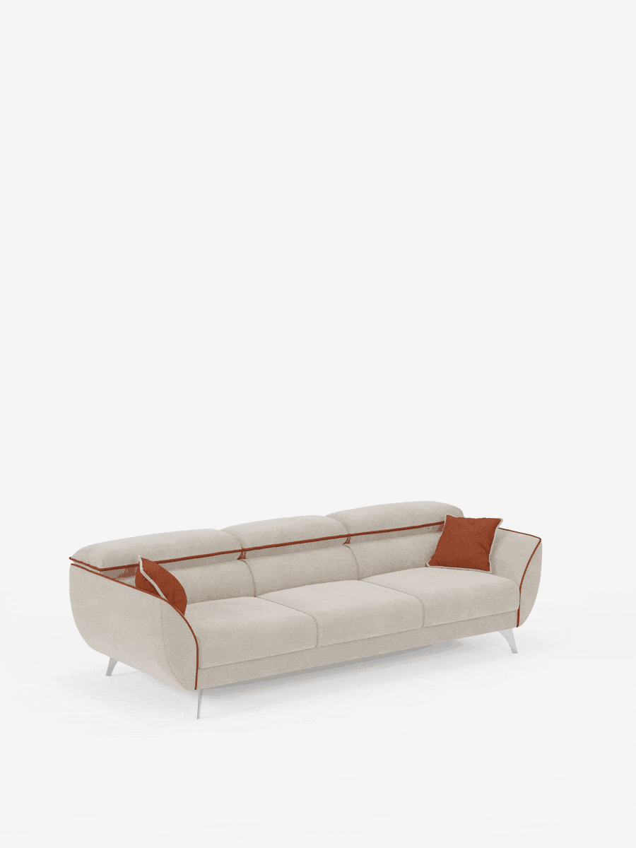 Un divano contemporaneo beige Michelangelo 4 Posti bicolore di Divani.Store, caratterizzato da sottili gambe in metallo, bordi arrotondati e una rifinitura marrone a contrasto. Il lato destro è impreziosito da un unico cuscino marrone. Inserito in un contesto bianco a tinta unita per un look minimalista e pulito, questo divano moderno di lusso include tre sedute estensibili e poggiatesta regolabili per esaltarne il comfort e la versatilità. Rivestito in tessuto T23 facile da pulire.
