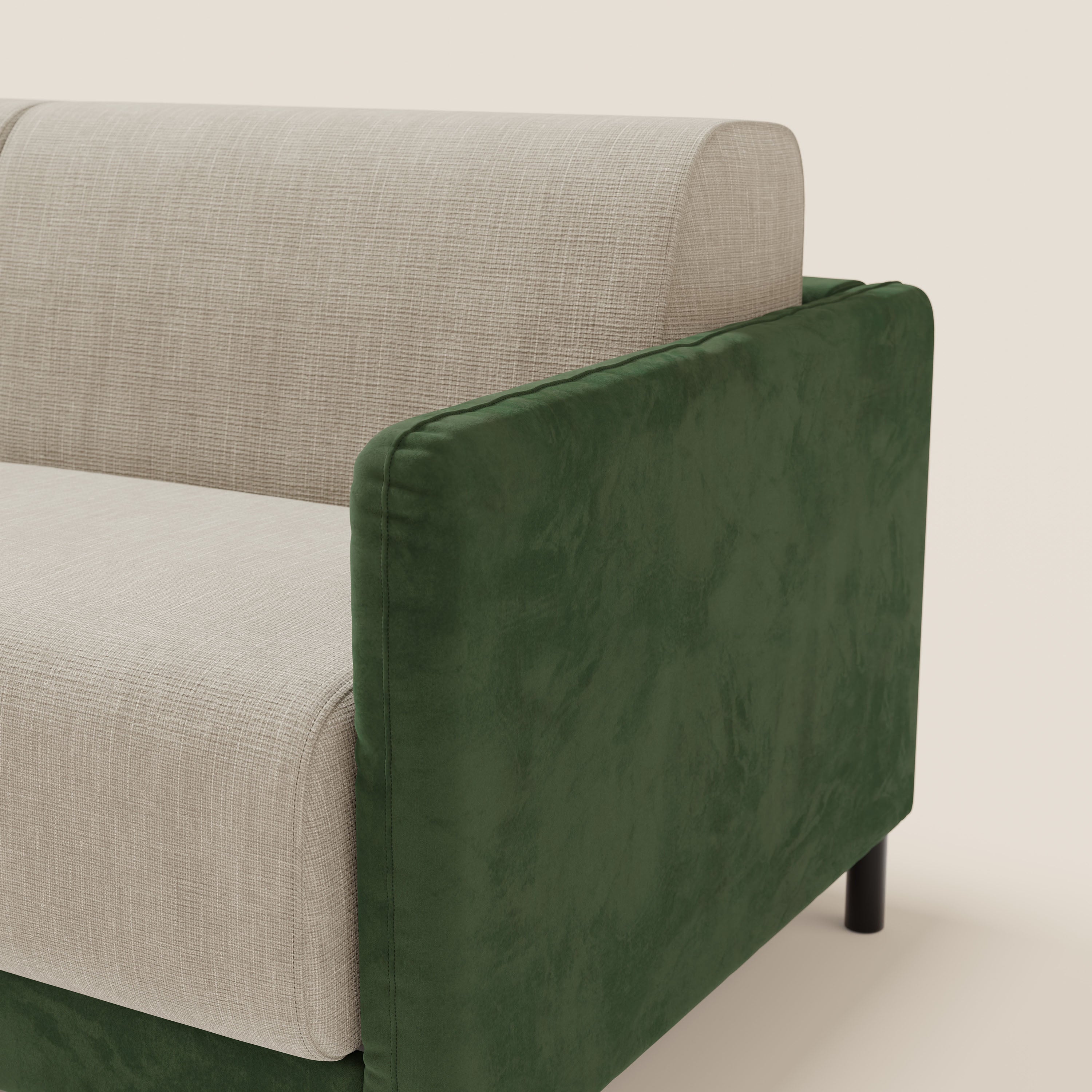 Primo piano del divano letto Narciso design di Divani.Store in bicolore T06 verde-panna, con struttura in microfibra smacchiabile, elegante rivestimento impermeabile, gambe cilindriche nere e materasso opzionale da 18 cm.