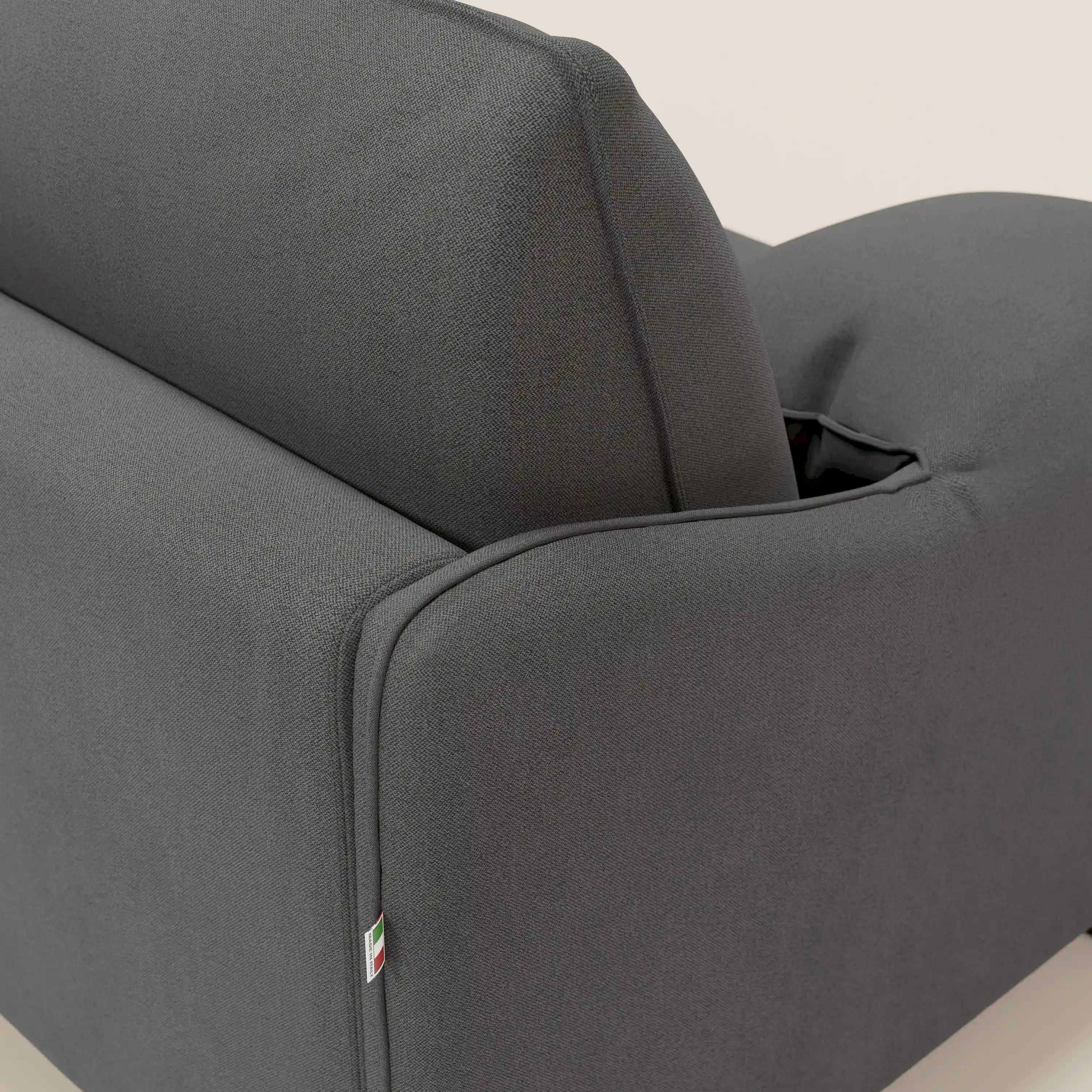 Primula divano letto con materasso alto 18 cm - braccioli mobili e tessuto smacchiabile T05 - divani.store