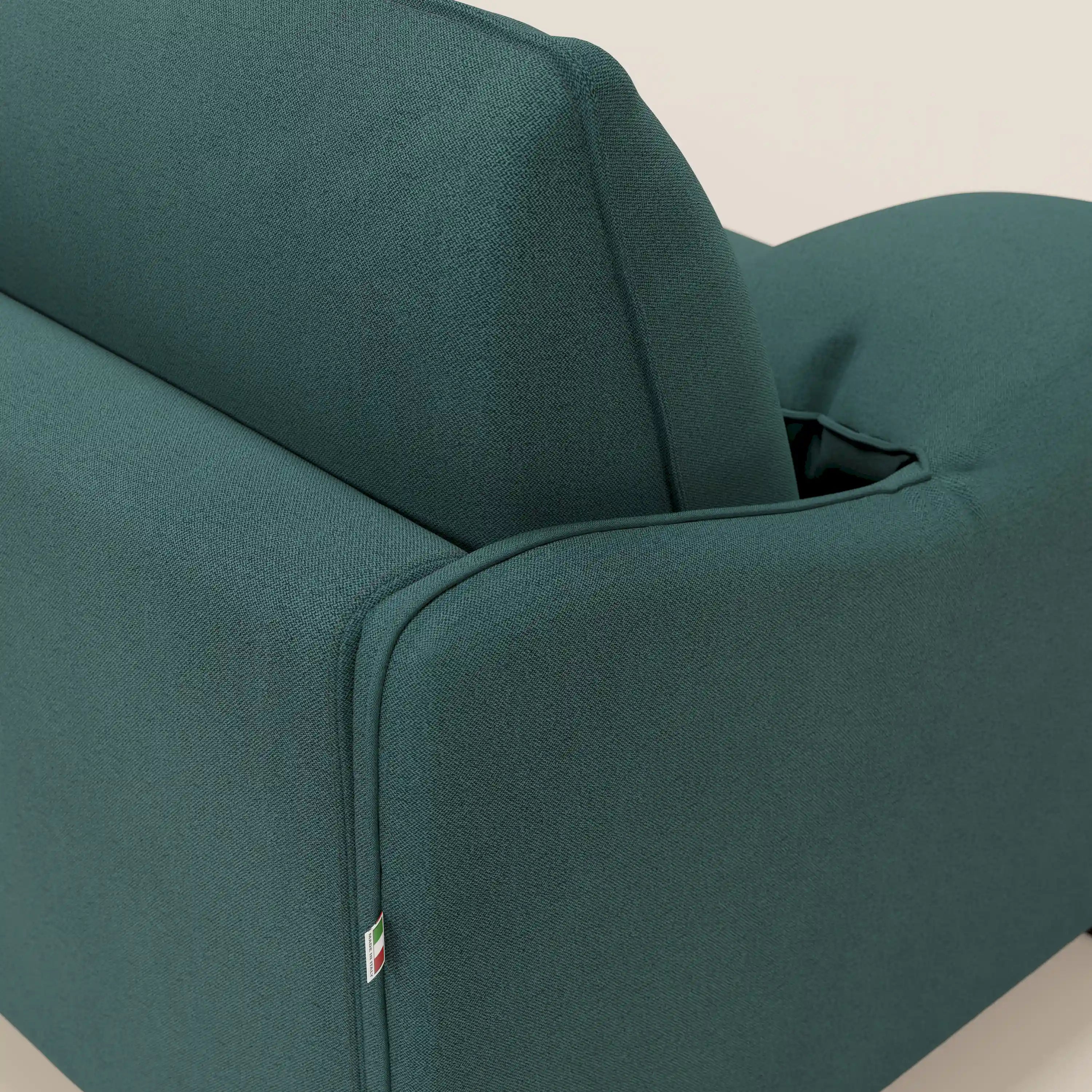 Primula divano letto con materasso alto 18 cm - braccioli mobili e tessuto smacchiabile T05 - divani.store