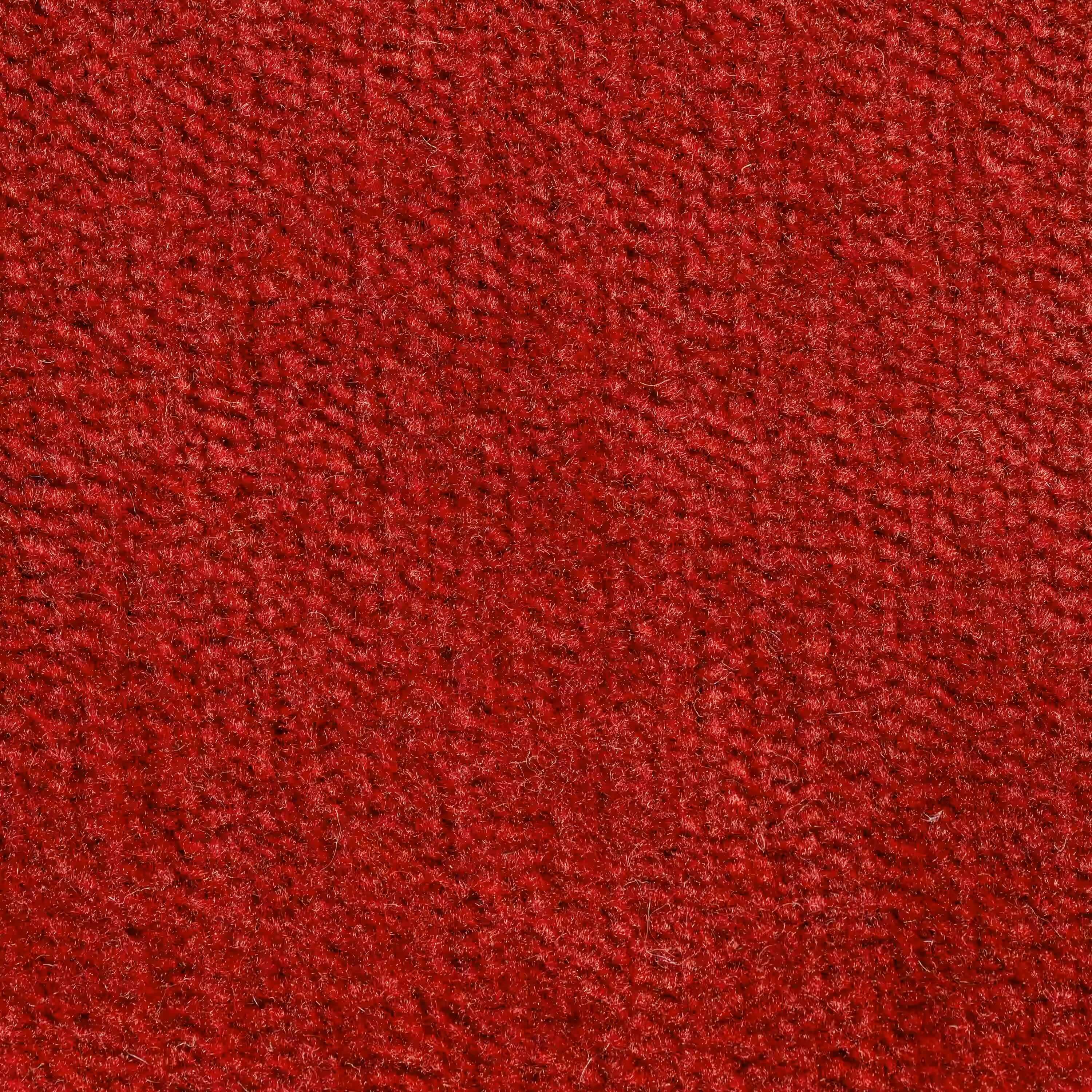 Primo piano del Cuscino Stranger Things Limited Edition di Divani.Store, dimensioni 45x45 cm, in tessuto rosso antimacchia con ricami: le fibre morbide e strutturate emanano calore e comfort.