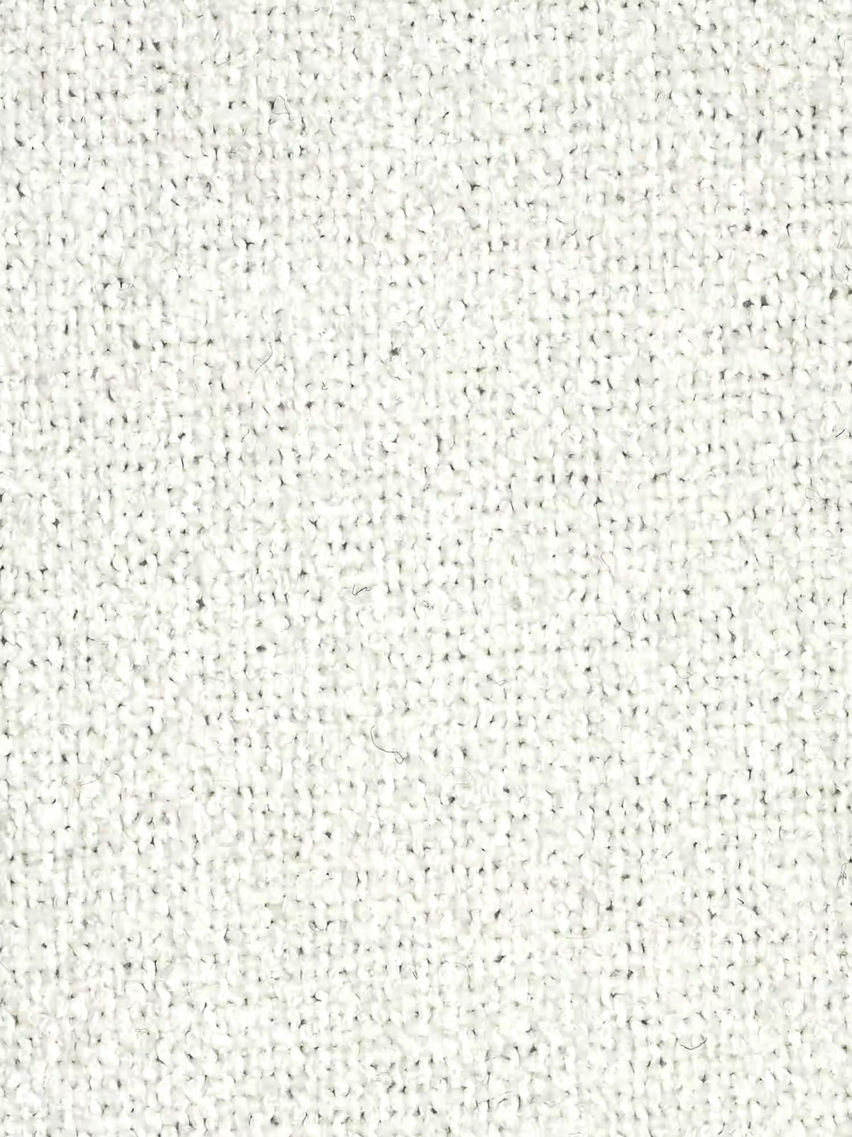 Primo piano sul tessuto a maglia spesso, bianco sporco e dalla trama ruvida del divano angolare Croissant, dal design a fagiolo e con schienali scorrevoli in morbido tessuto effetto cotone lavabile T33, caratterizzato da anelli irregolari che conferiscono un tocco morbido e rustico.