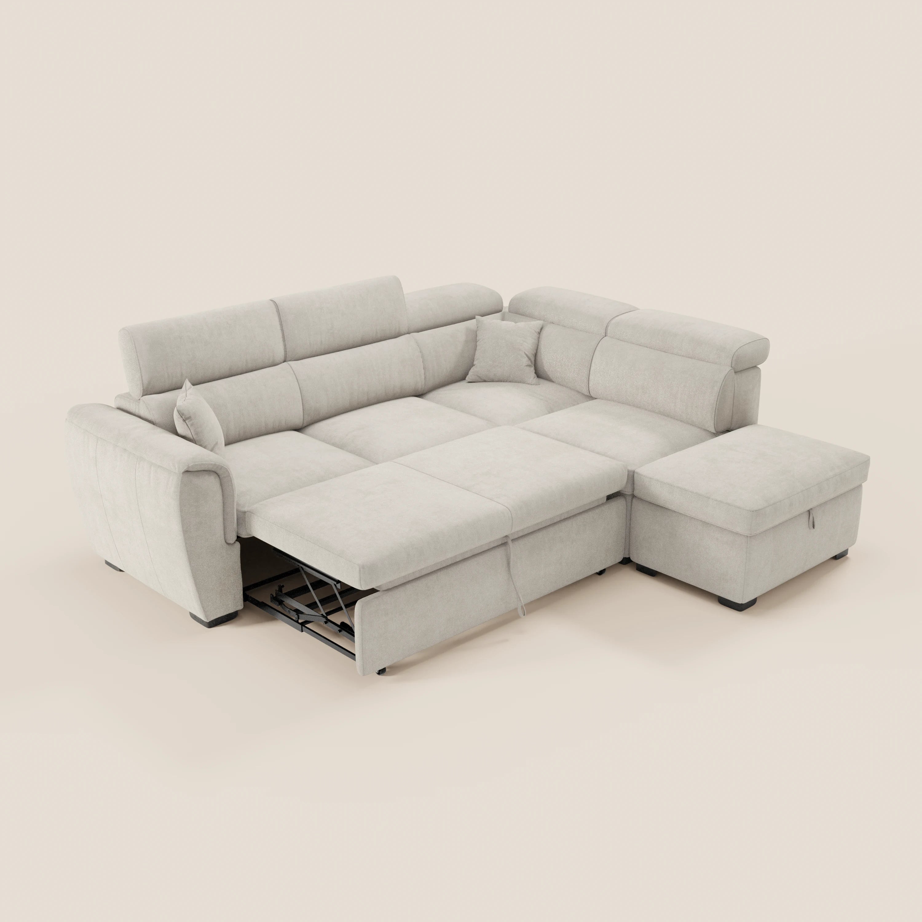 Il divano angolare reversibile Titano di Divani.Store è dotato di chaise longue, letto estraibile, ampi braccioli, poggiatesta reclinabili, due cuscini coordinati e un pouf contenitore, il tutto realizzato in morbido tessuto Oeko-Tex® resistente alle macchie.