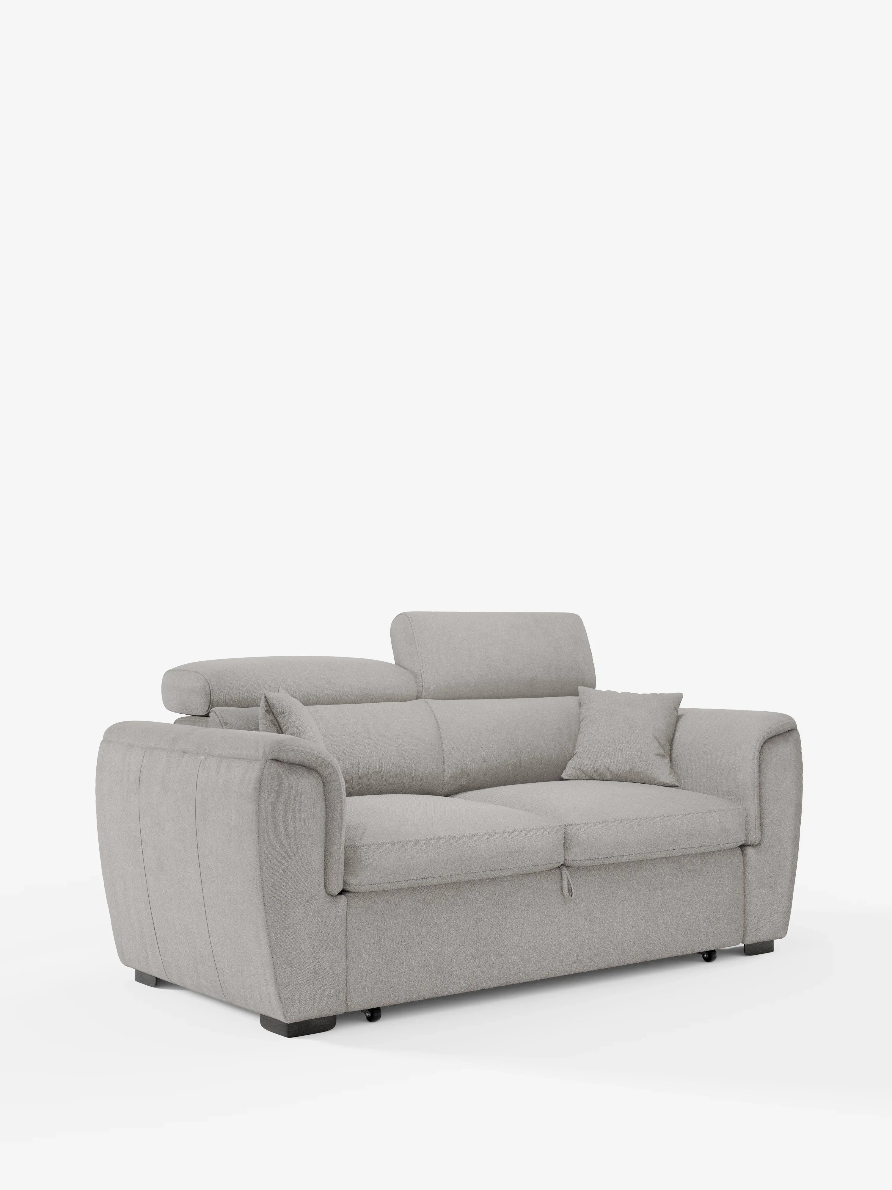 Un moderno divano a due posti estraibile Titano, di colore grigio chiaro, firmato Divani.Store, è dotato di morbidi cuscini, poggiatesta regolabili in tessuto Oeko-Tex® e ampi braccioli. Rivestito in morbido tessuto antimacchia, include due cuscini decorativi coordinati e poggia su bassi piedini neri su uno sfondo bianco a tinta unita.