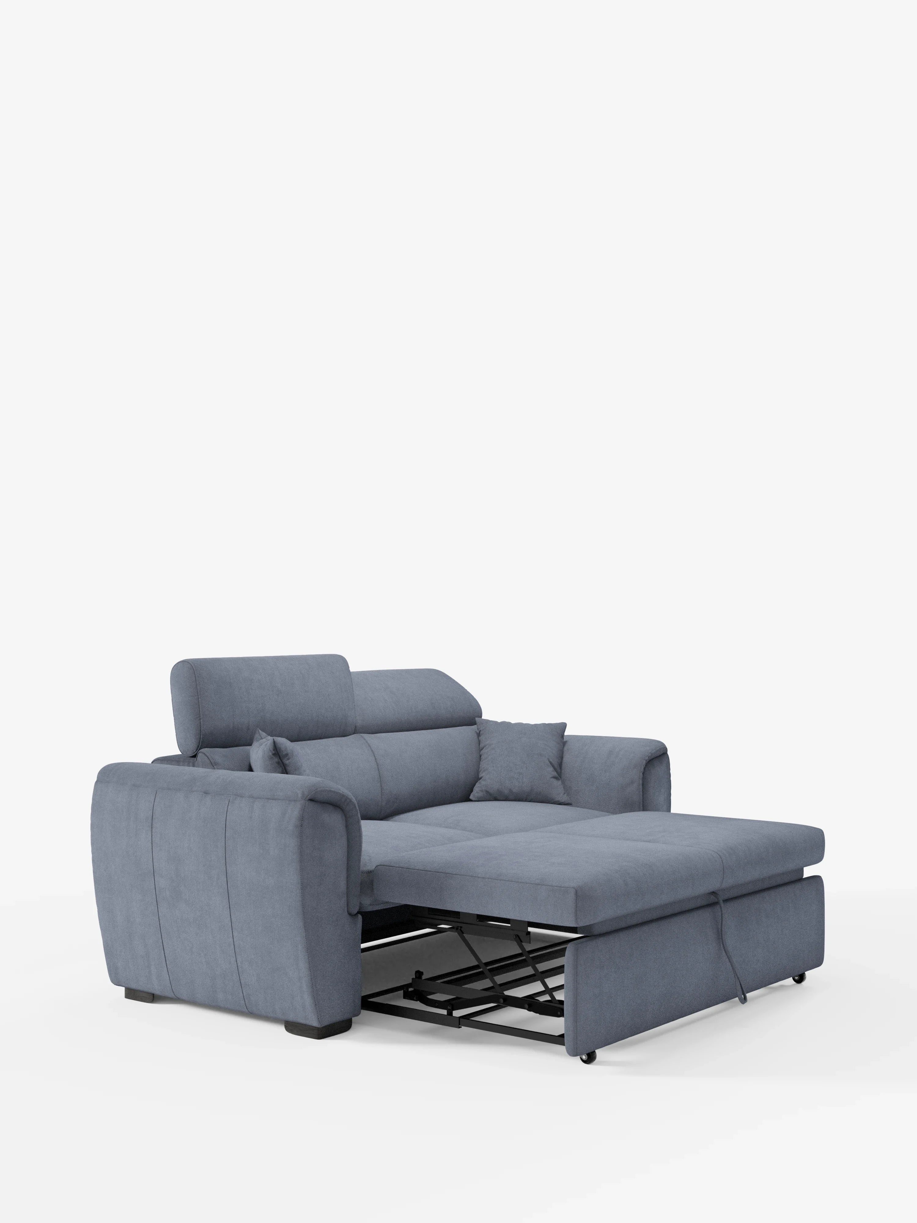 Il divano a 2 posti estraibile Titano con poggiatesta reclinabili in tessuto smacchiabile Oeko-Tex® di Divani.Store è presentato con un rivestimento moderno in azzurro e con il letto esteso. Questo divano contemporaneo presenta braccioli imbottiti, un poggiatesta con funzione reclinabile regolabile, due cuscini coordinati e una struttura in metallo nero a vista che sostiene il letto aperto. Lo sfondo è bianco a tinta unita.