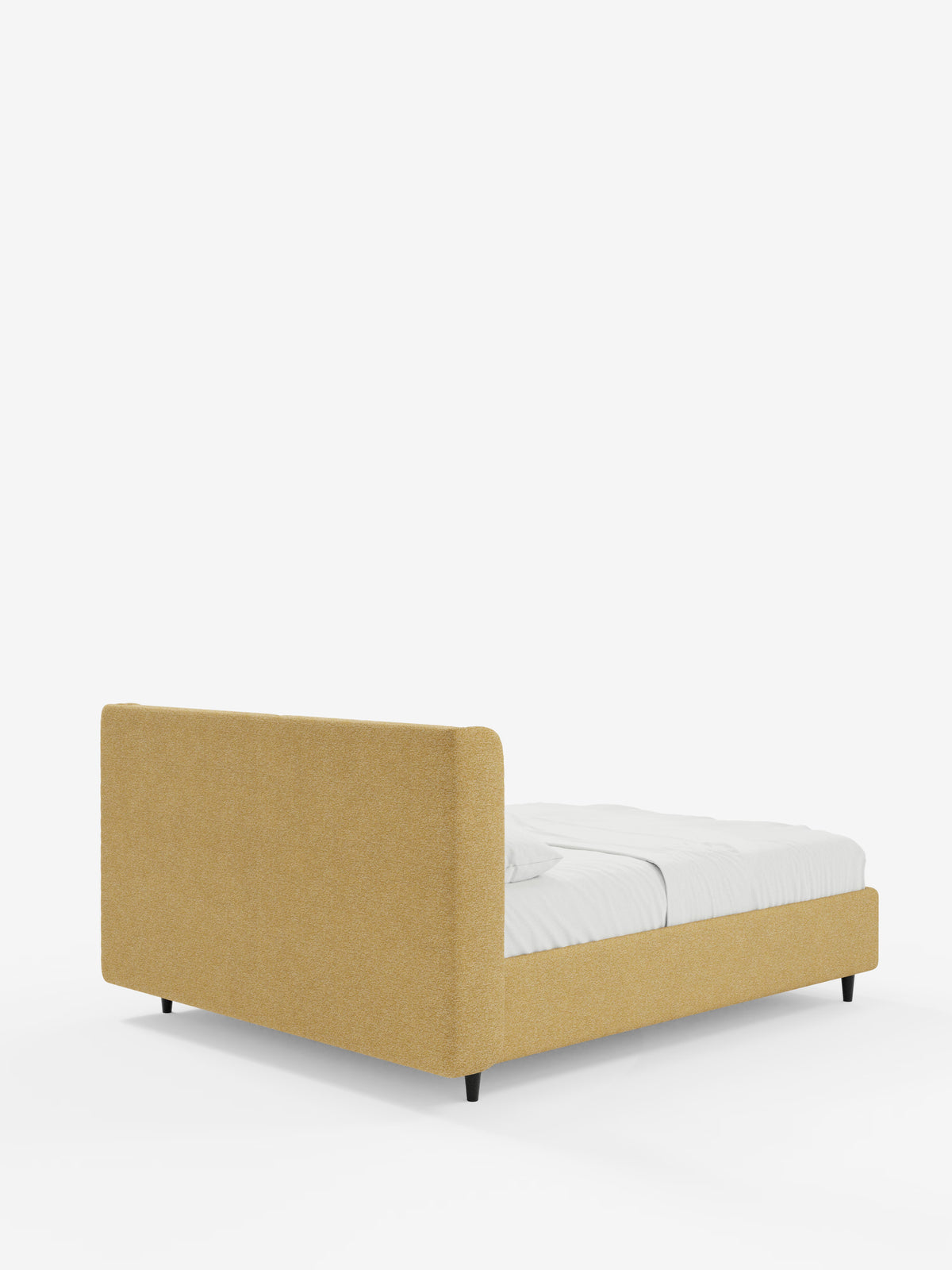 VALKIRIA, letto di design con contenitore e testiera avvolgente di Letti.store, presentato nella versione gialla con due cuscini imbottiti e tessuto Oeko-Tex®. Il letto è ripreso da un’angolazione posteriore, rivestito con biancheria bianca e sostenuto da piedini corti scuri. Il design moderno e semplice presenta linee pulite, senza decorazioni visibili, su uno sfondo completamente bianco.