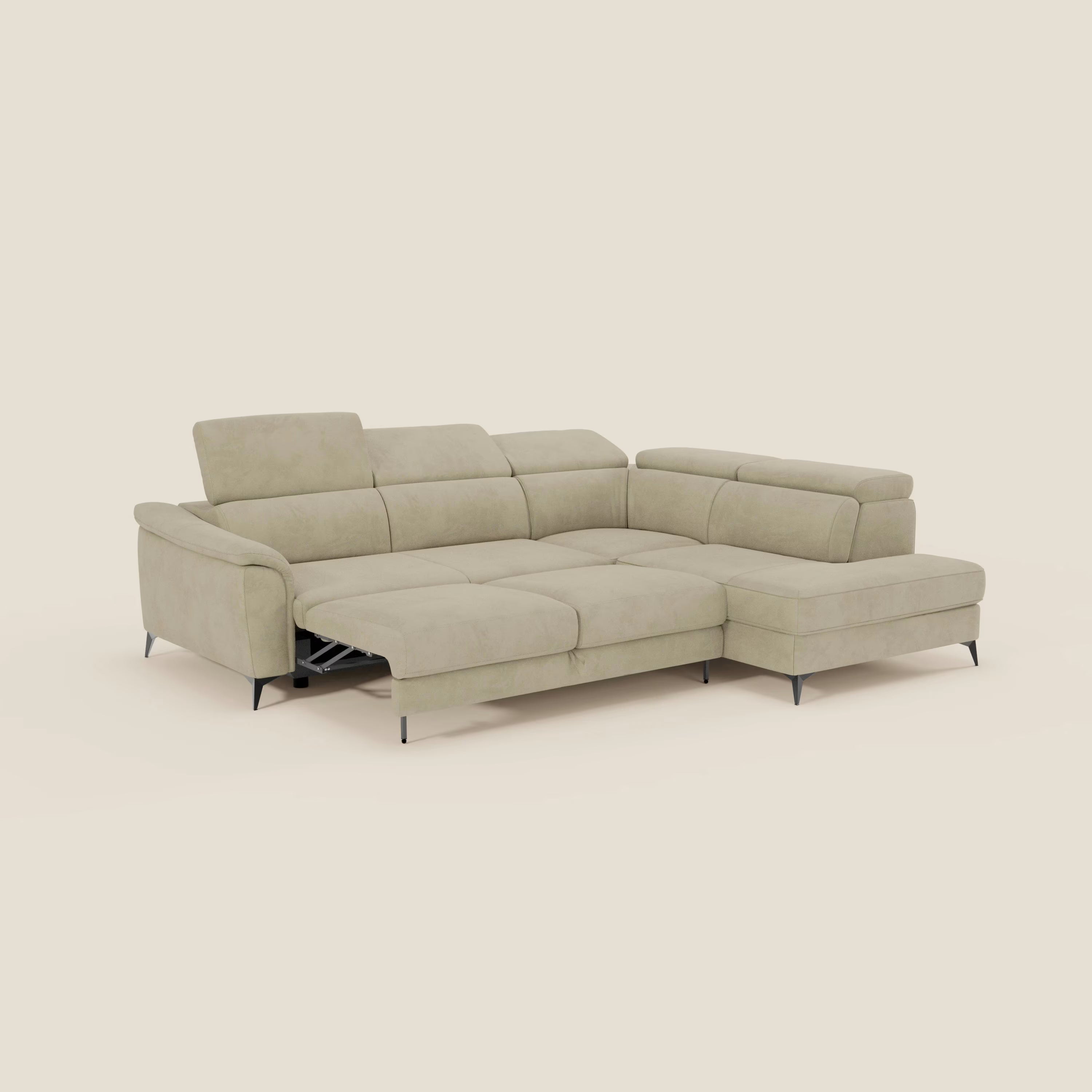 Arcos Ecksofa – hohe Füße und verstellbare Kopfstützen aus wasserfester Mikrofaser T11 beige