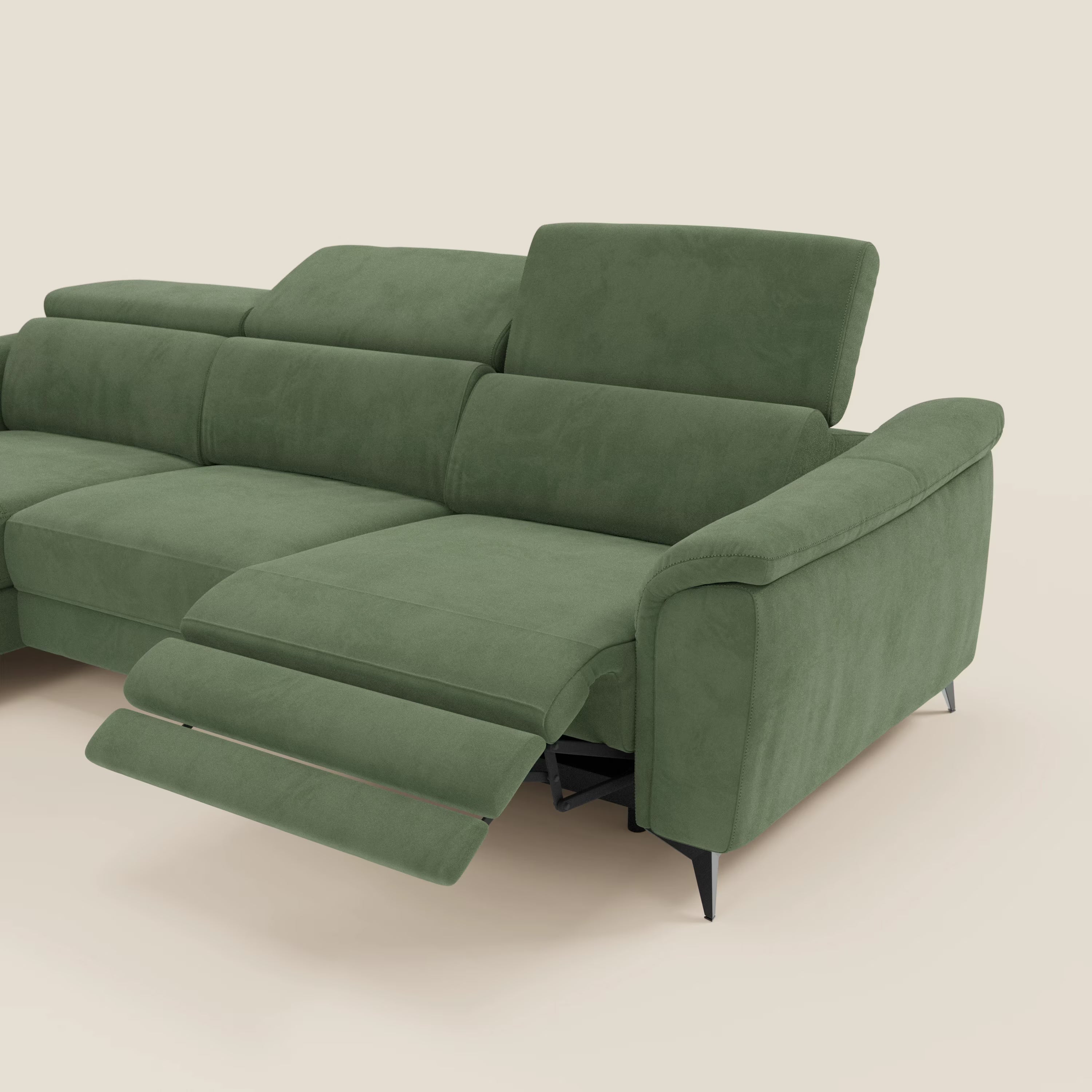 Arcos Sofa mit Halbinsel – hohe Füße und verstellbare Kopfstützen aus wasserfester Mikrofaser T11 grün