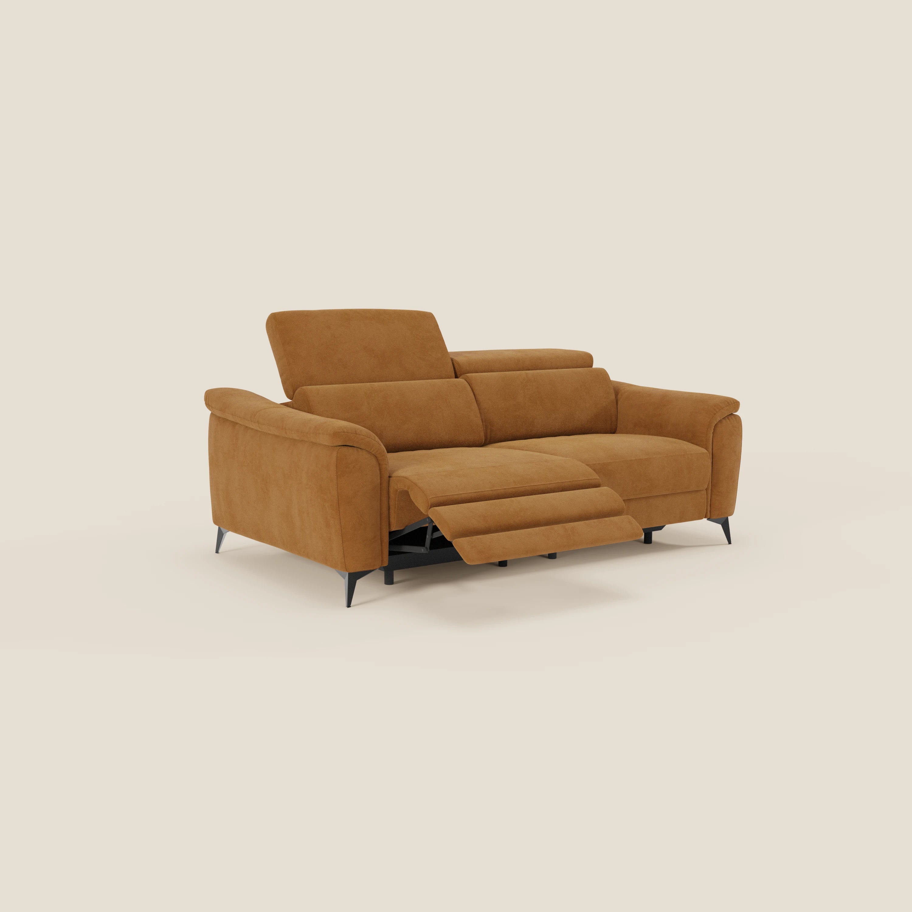 Arcos 3-Sitzer-Sofa – hohe Füße und verstellbare Kopfstützen aus wasserabweisender Mikrofaser T11 lederfarben