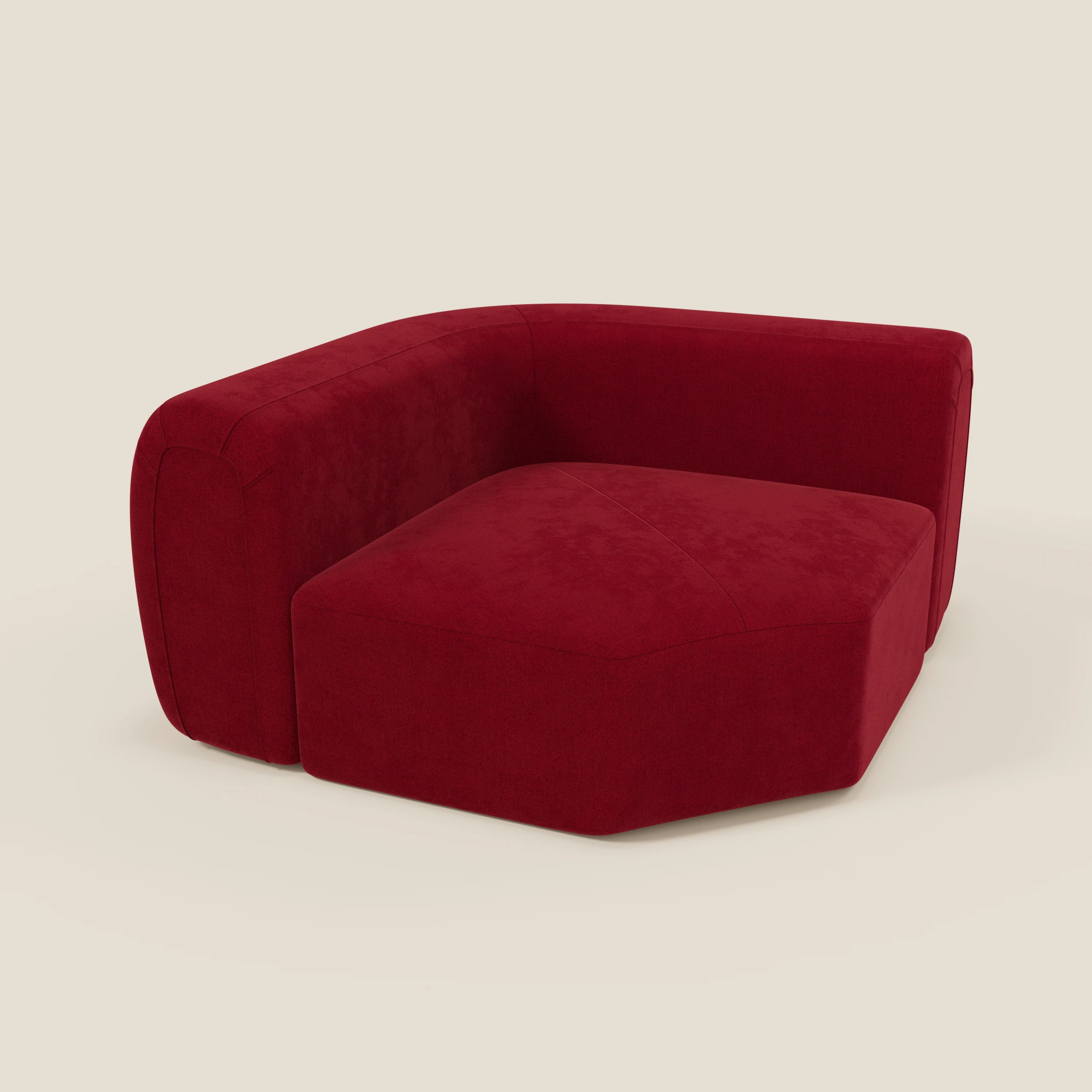 Bonbon Modulo angolare di Divani.Store è un divano modulare moderno e di basso profilo in tessuto antimacchia T23 bordeaux, caratterizzato da uno spesso schienale angolare, un ampio bracciolo sinistro e una spaziosa seduta esagonale per uno stile contemporaneo.