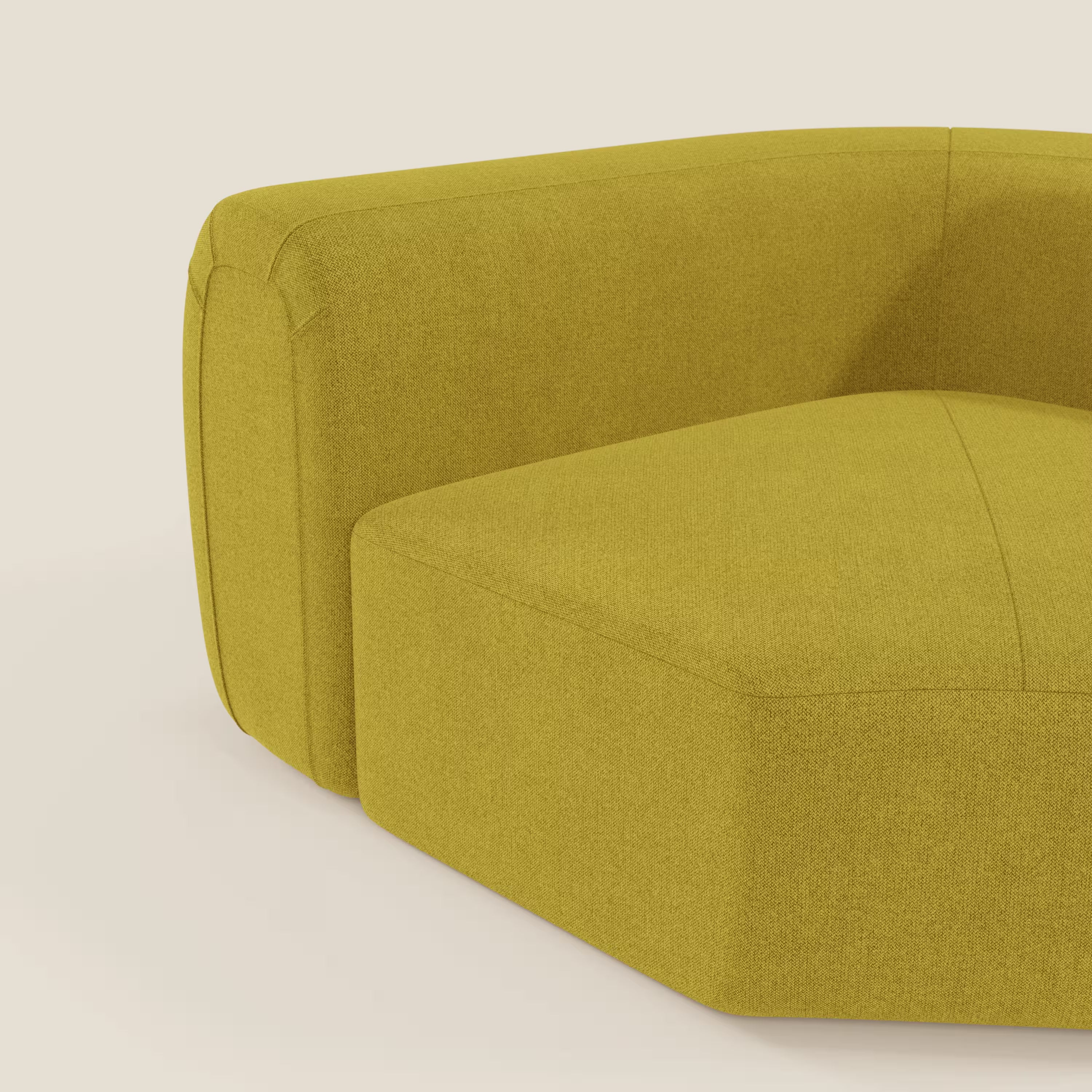 Primo piano del Bonbon Modulo angolare - divano componibile moderno in tessuto smacchiabile T23 giallo sole di Divani.Store, caratterizzato da linee pulite e spigoli morbidi, su uno sfondo beige chiaro che ne evidenzia la consistenza.