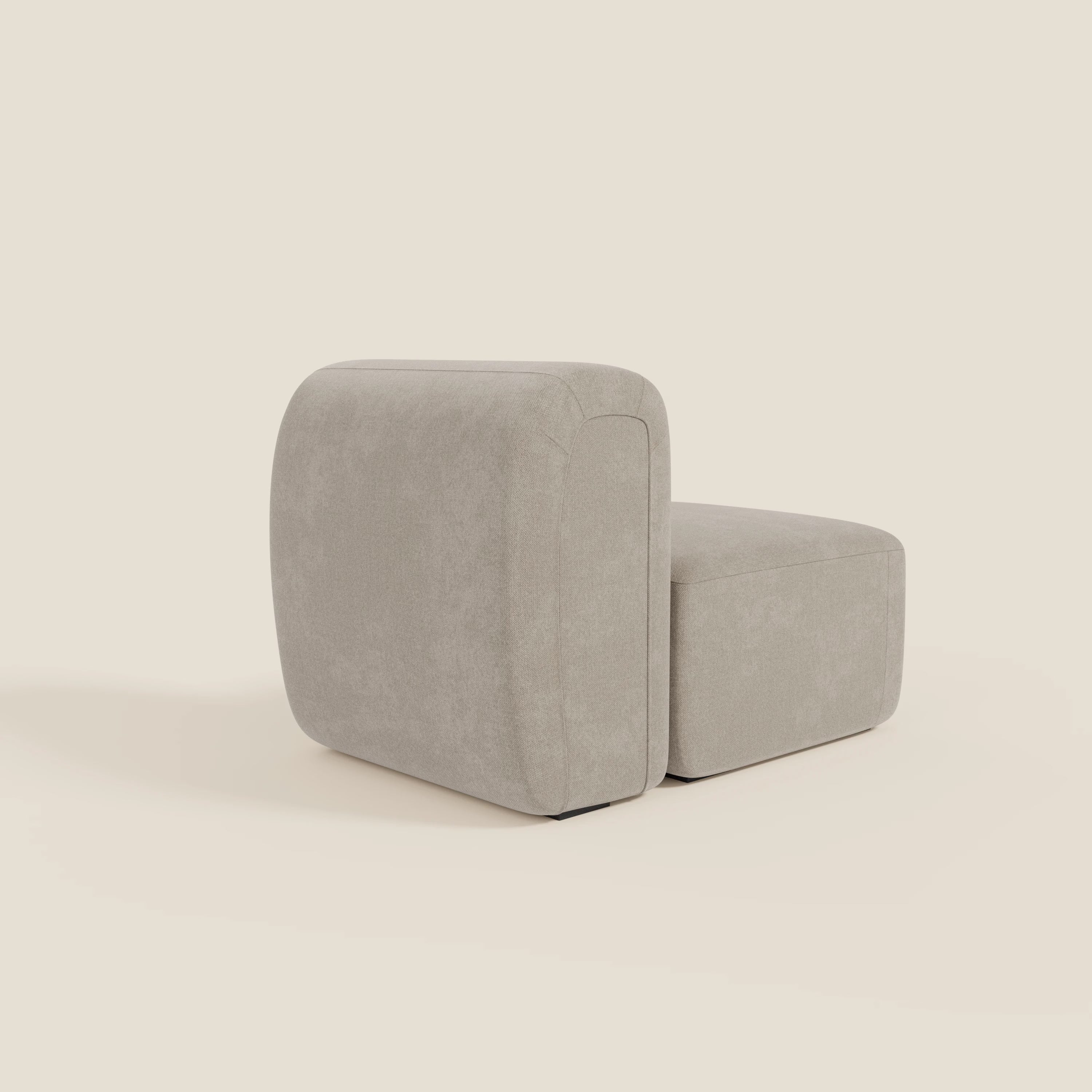 BonBon modulo centrale 70 cm di Divani.Store è una poltrona lounge senza braccioli in tessuto smacchiabile T23 panna, dal design squadrato e minimalista con bordi arrotondati e uno spesso schienale imbottito per un look morbido e moderno.