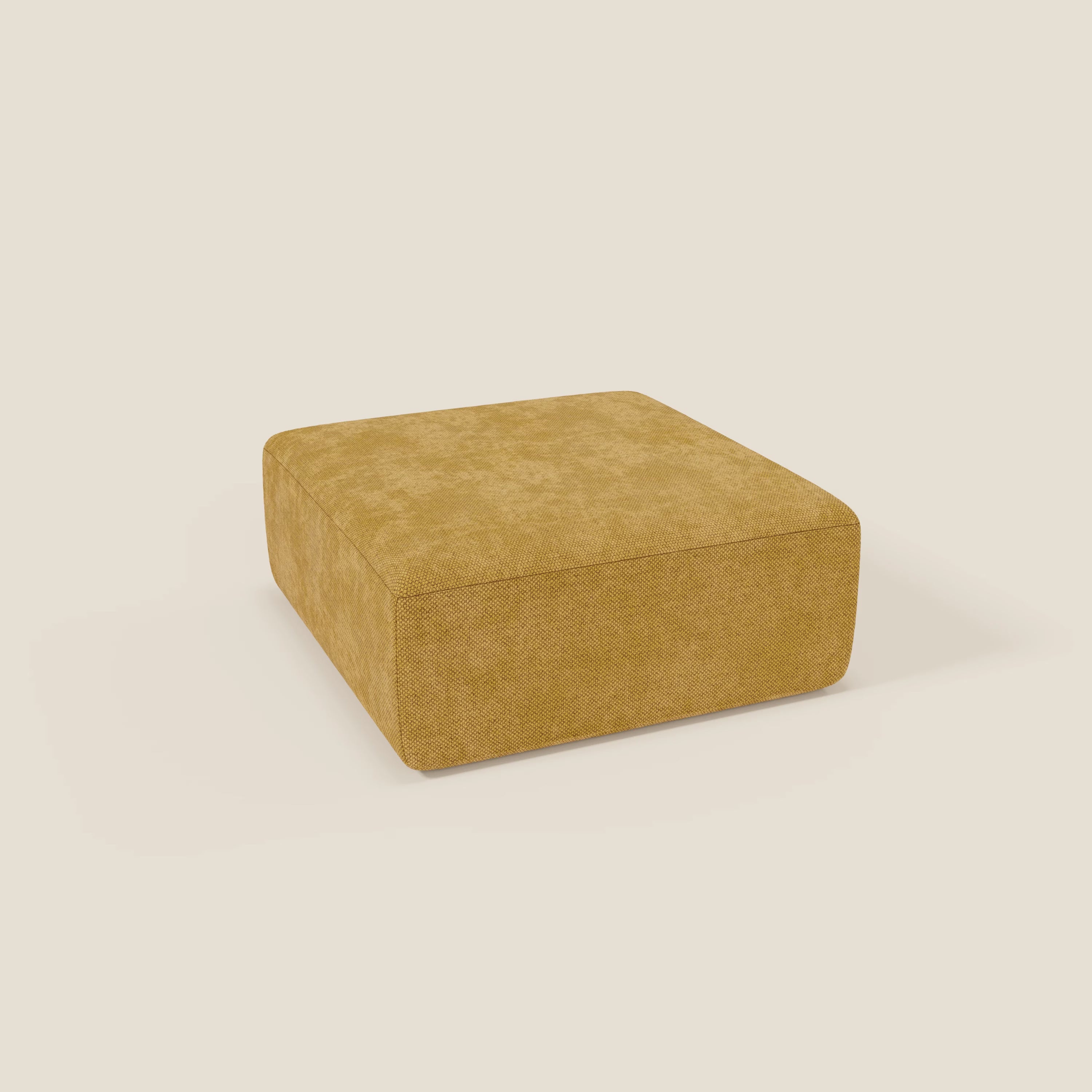 Il pouf BonBon modulo Grande Fratello edition giallo di Divani.Store è un cuscino da terra quadrato di colore giallo senape, con un tessuto morbido e strutturato, linee pulite e bordi arrotondati, ispirato al design modulare.