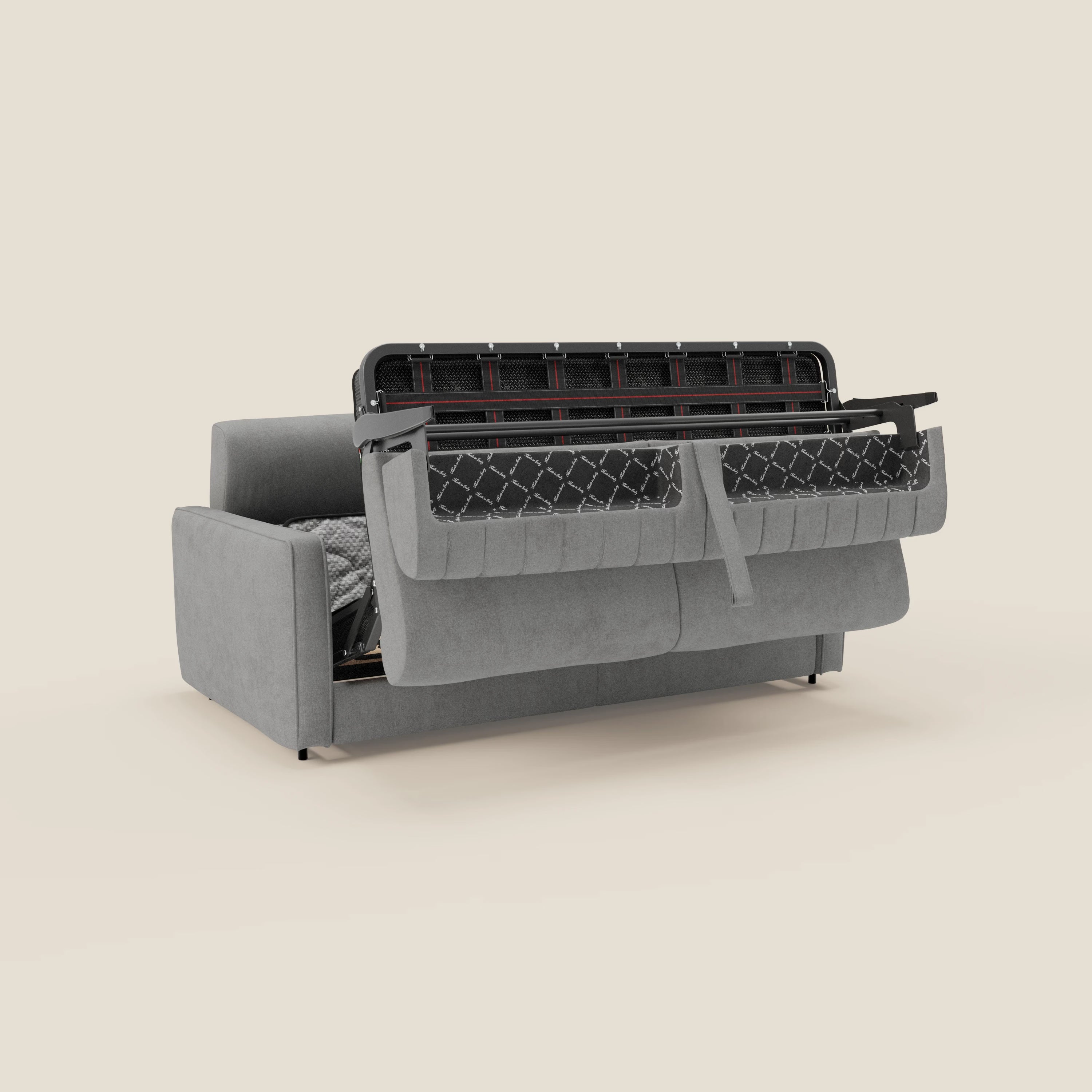 Il Nivon Divano letto moderno di Divani.Store, in tessuto impermeabile grigio T25 con materasso da 16 cm e poggiatesta, è caratterizzato da una seduta sollevabile che permette di riporre la biancheria da letto. Imbottito per il massimo comfort, è presentato su uno sfondo beige chiaro.