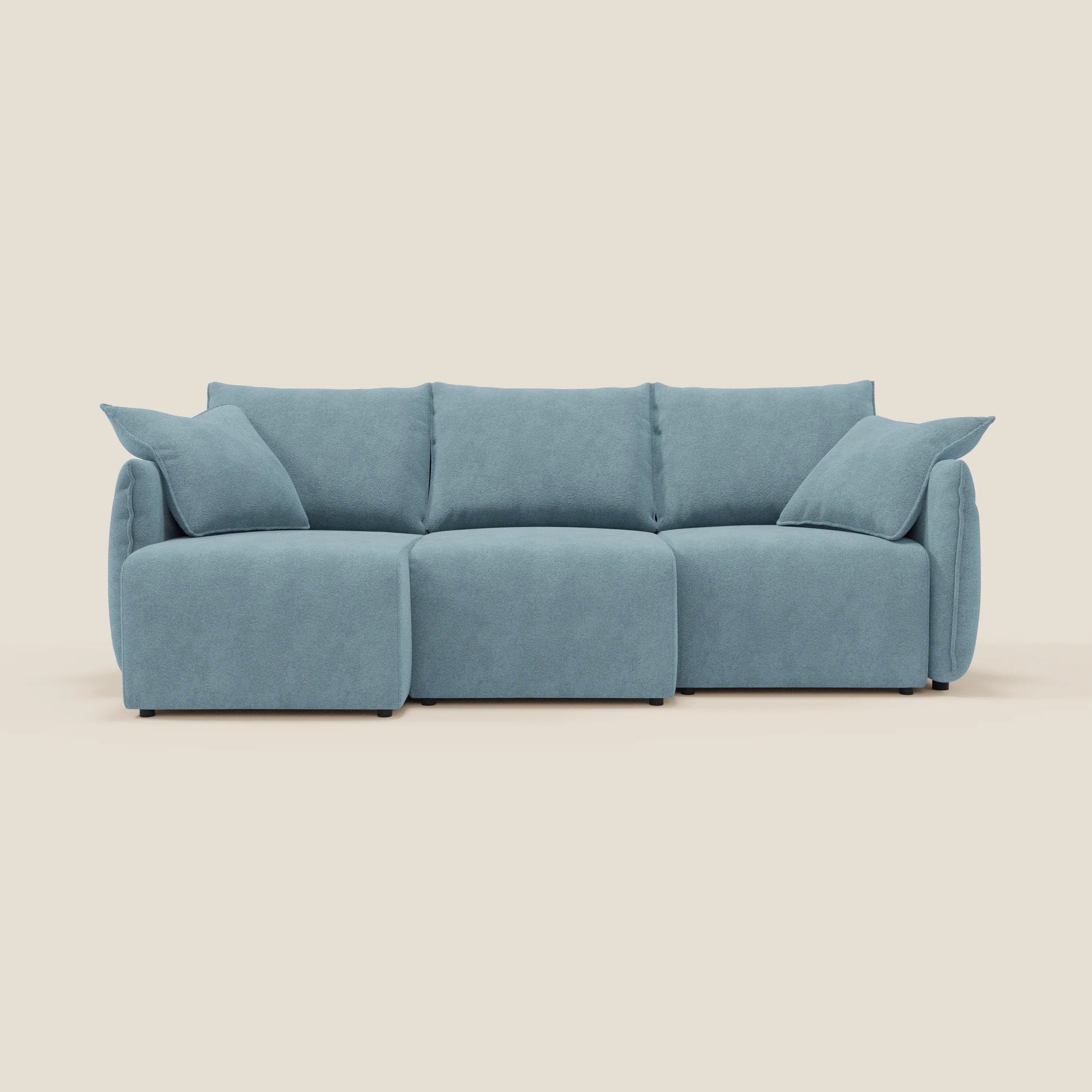 Il divano Flexar di Divani.Store è dotato di 3 sedute allungabili, schienale in piuma d'oca, carta da zucchero impermeabile bouclé T07 e cuscini laterali coordinati. Il suo aspetto morbido è esaltato dall'imbottitura e dai braccioli arrotondati.